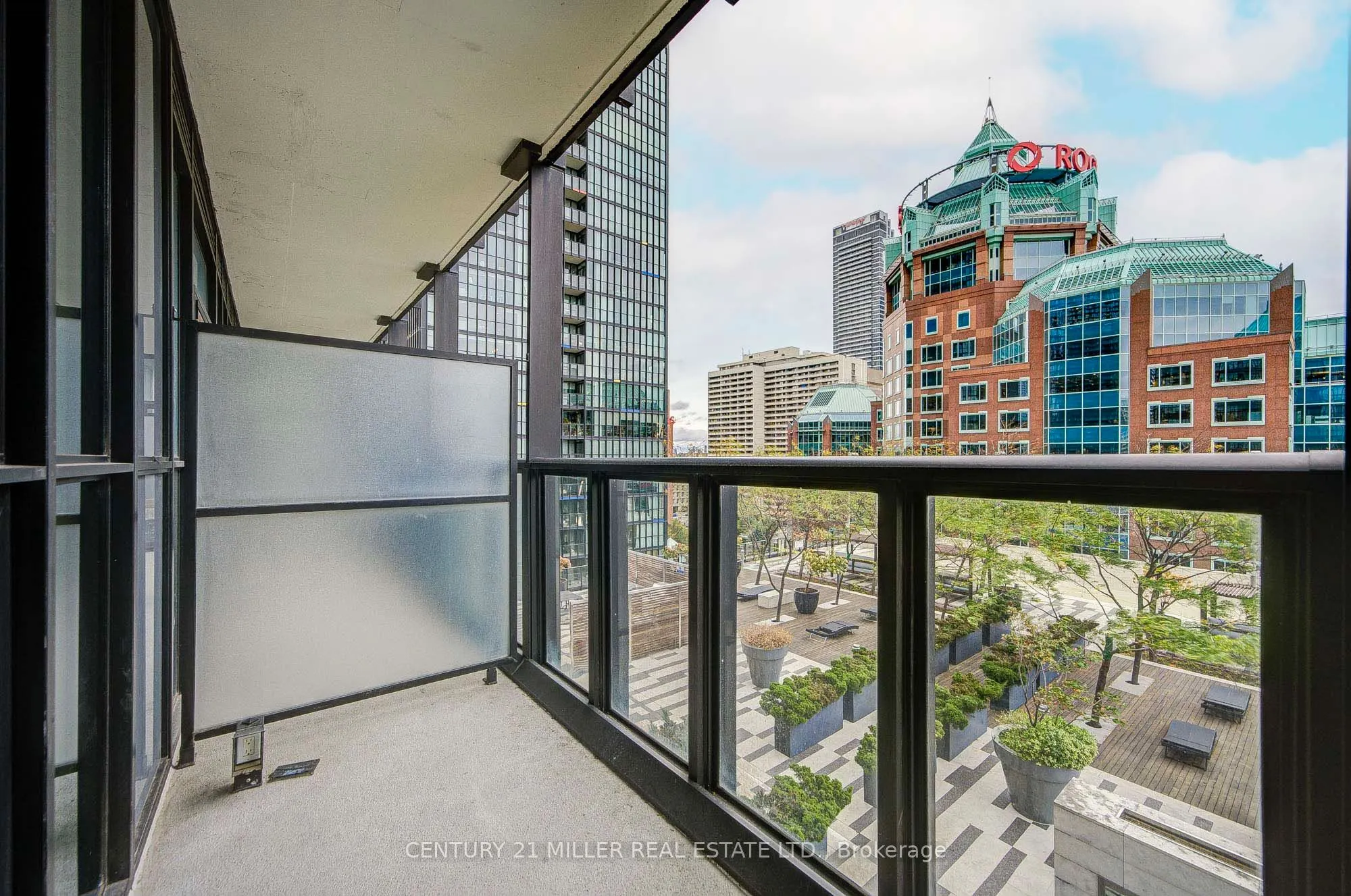 101 Charles Street E #1001