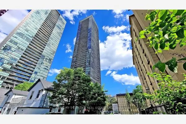 101 Charles Street E