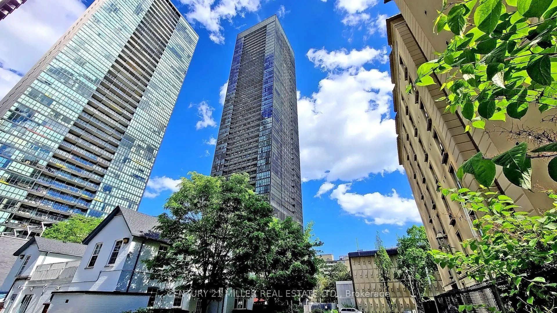 101 Charles Street E #1001