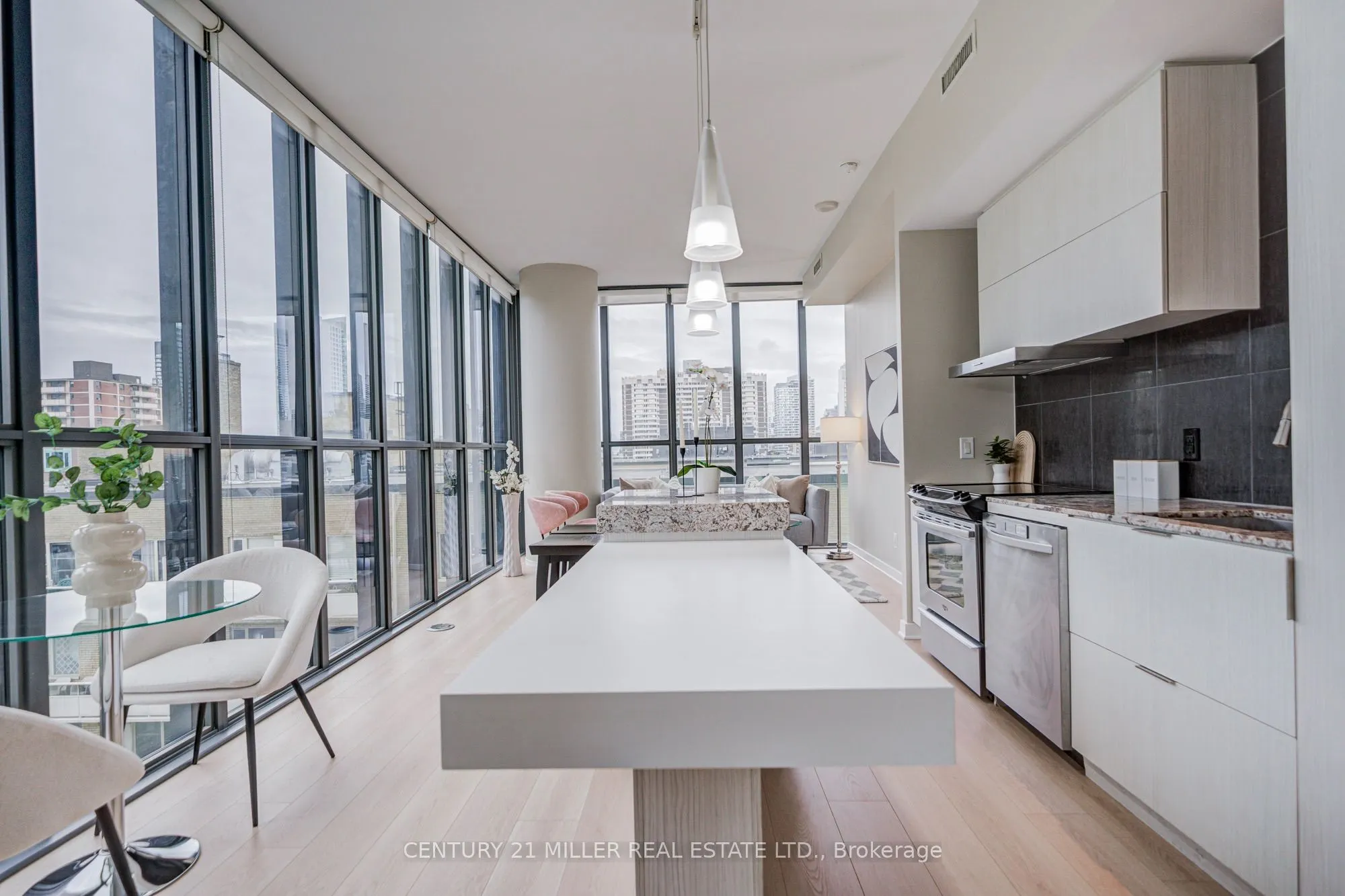 101 Charles Street E #1001
