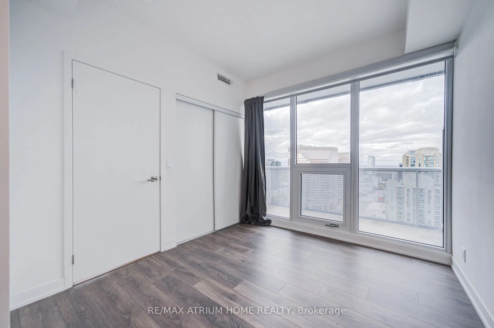 15 Holmes Avenue #2204