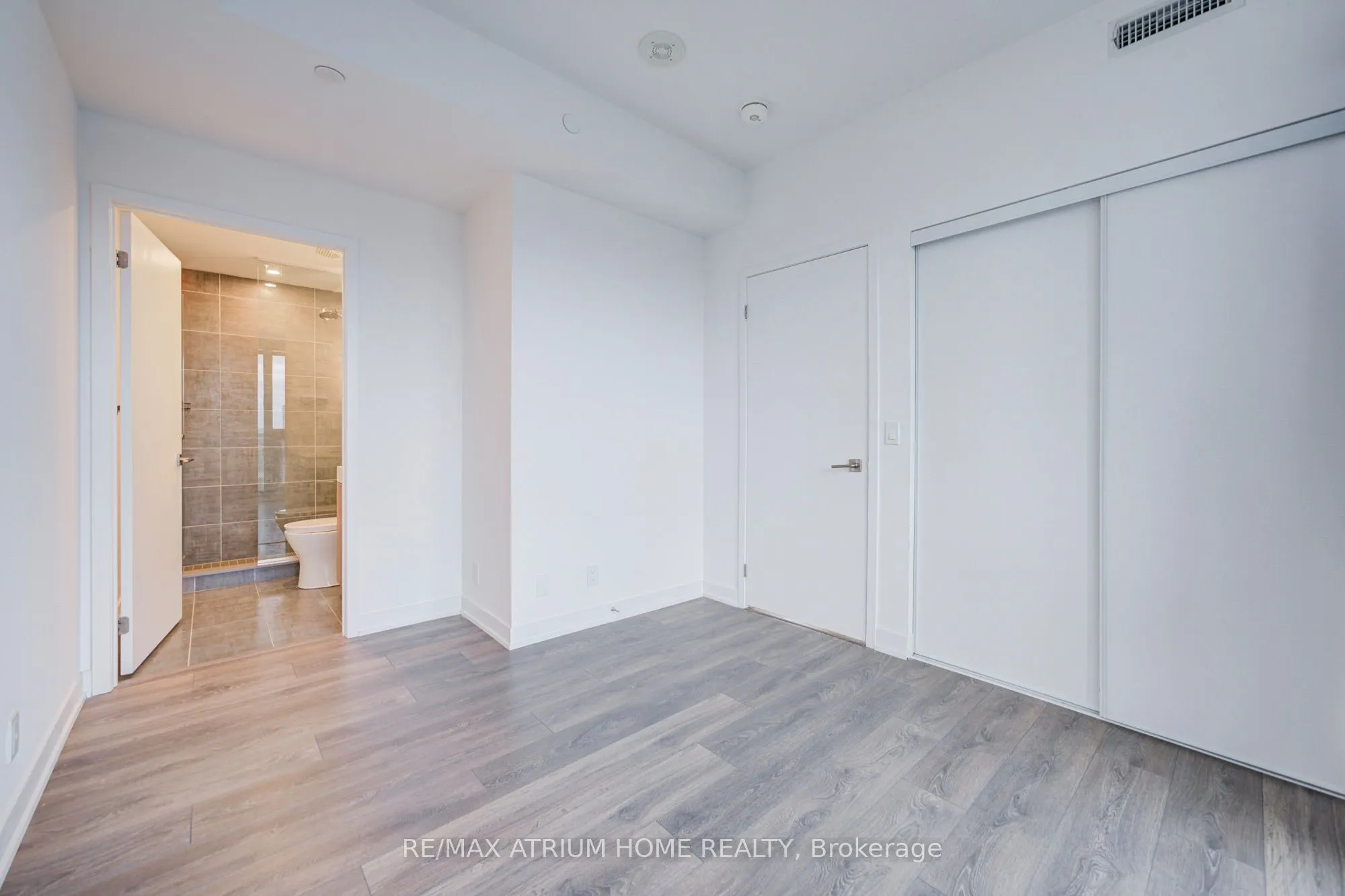 15 Holmes Avenue #2204