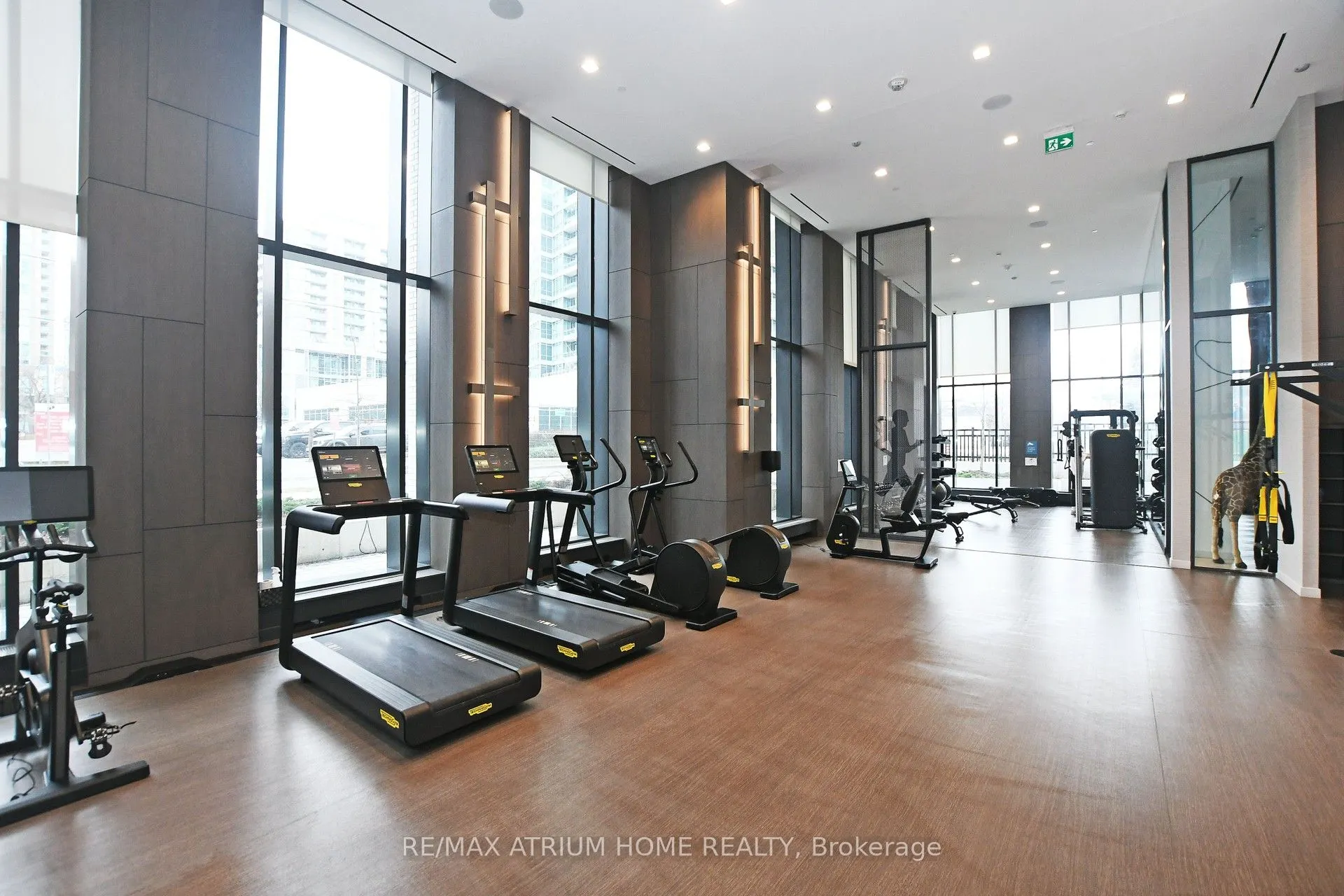15 Holmes Avenue #2204
