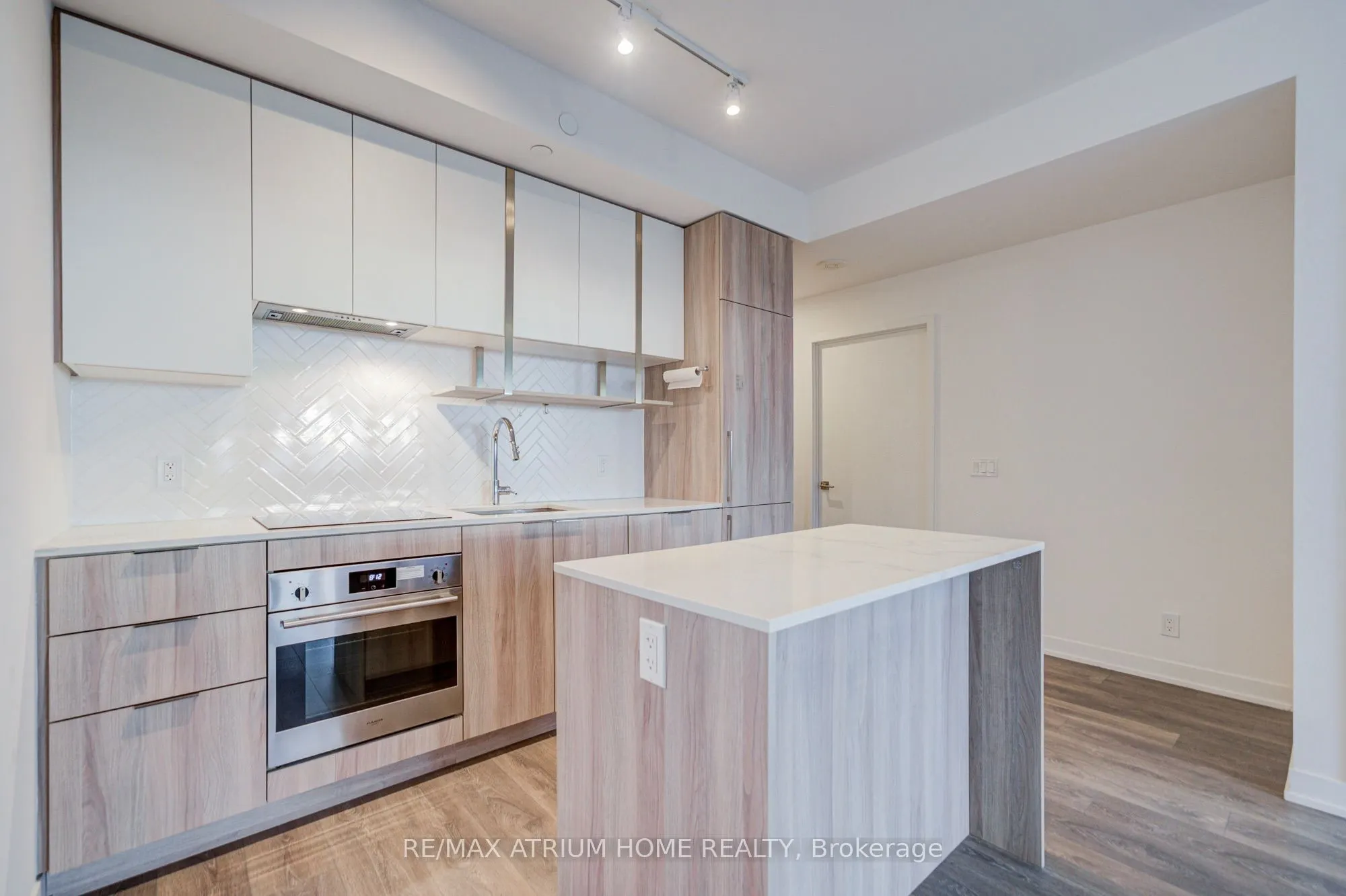 15 Holmes Avenue #2204