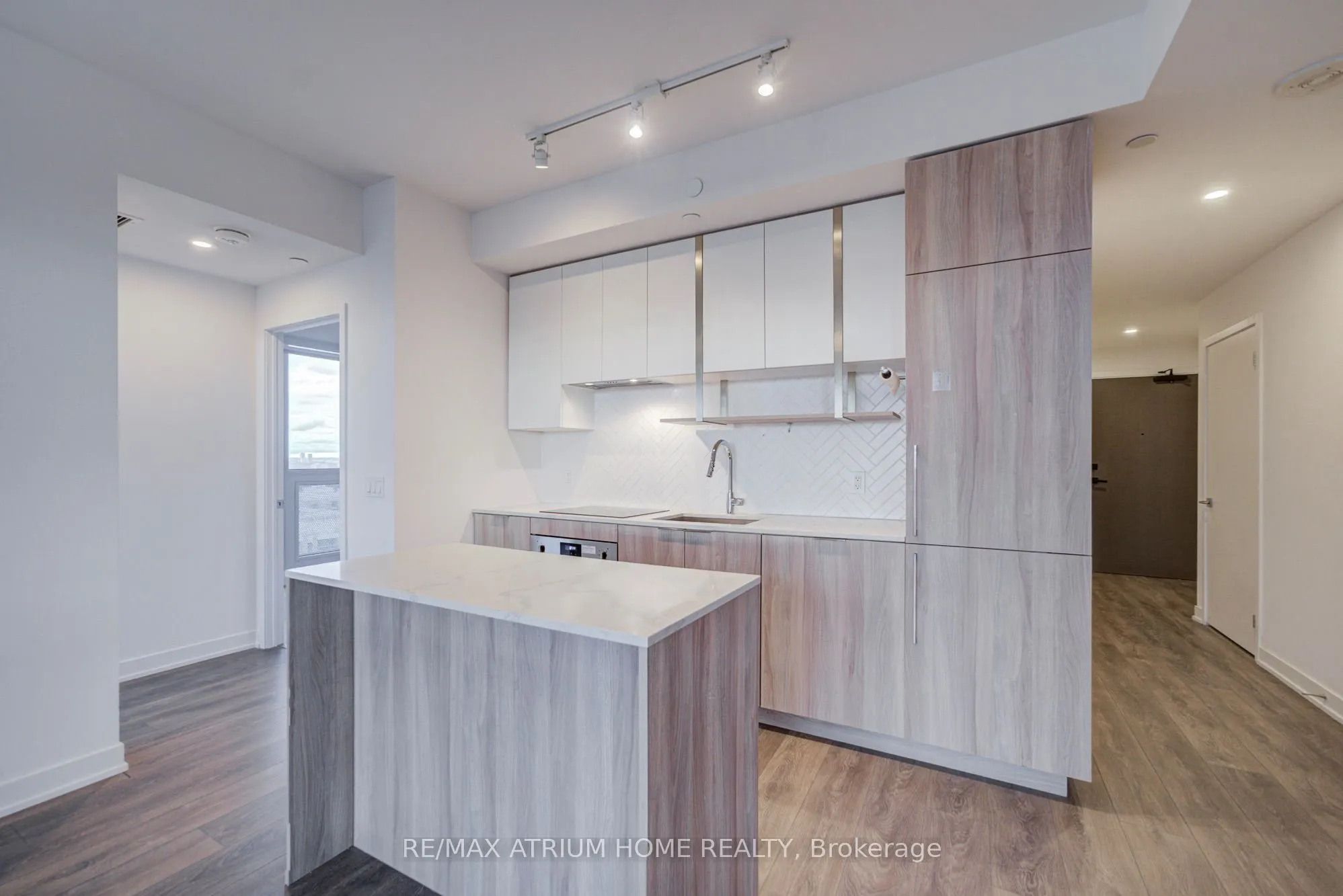 15 Holmes Avenue #2204