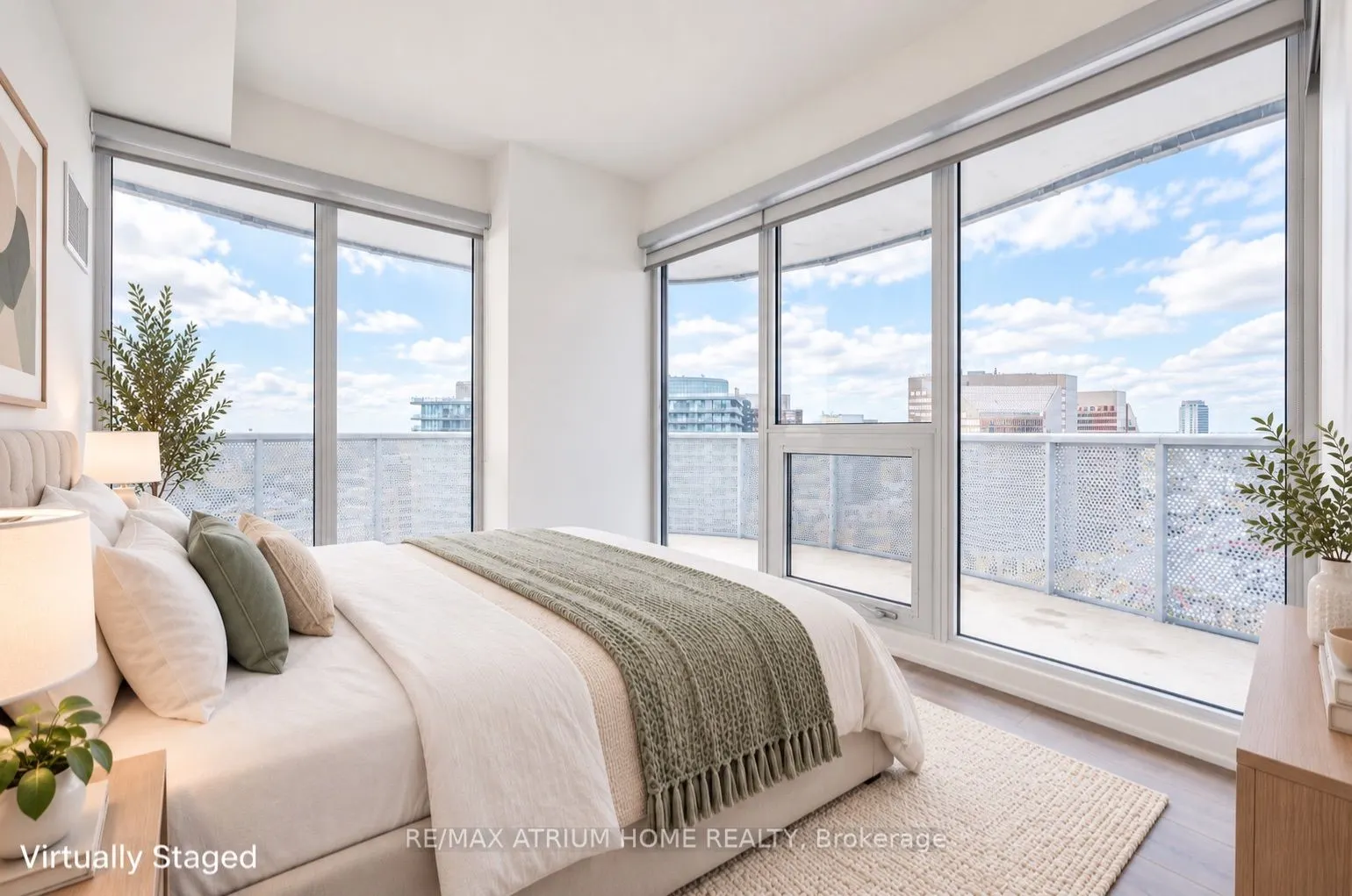 15 Holmes Avenue #2204