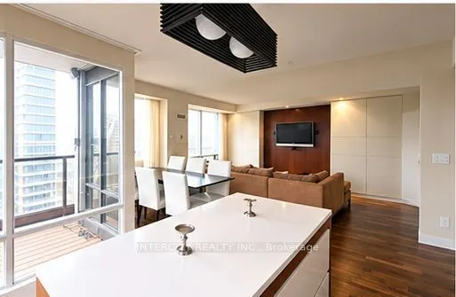 85 Bloor Street E #2007