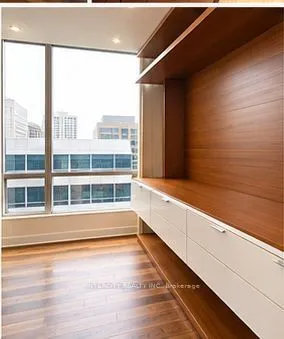 85 Bloor Street E #2007