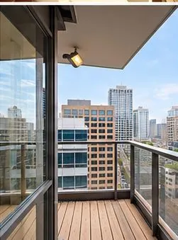 85 Bloor Street E #2007