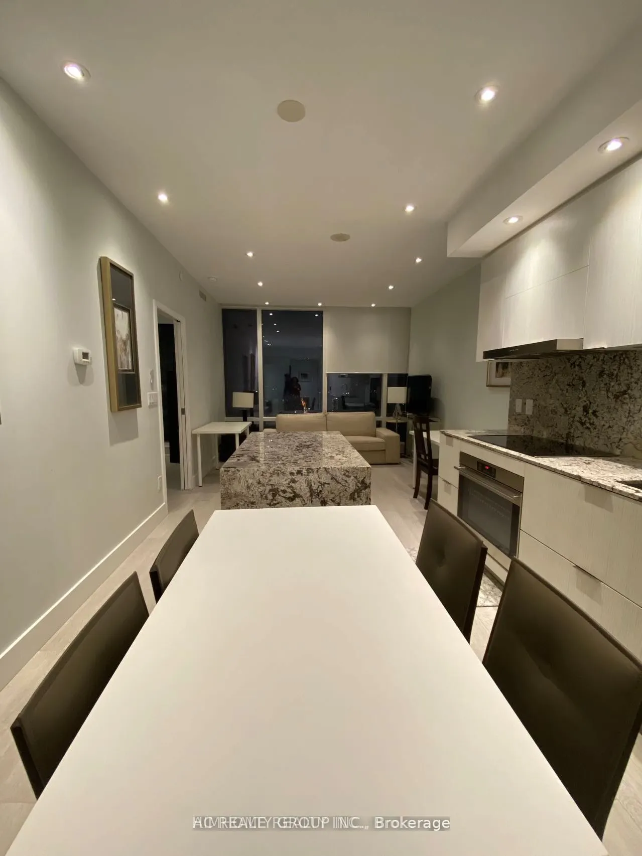 1 Bloor Street E #4009