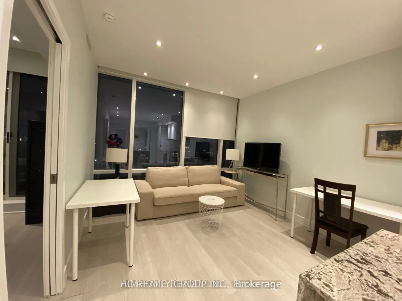 1 Bloor Street E #4009