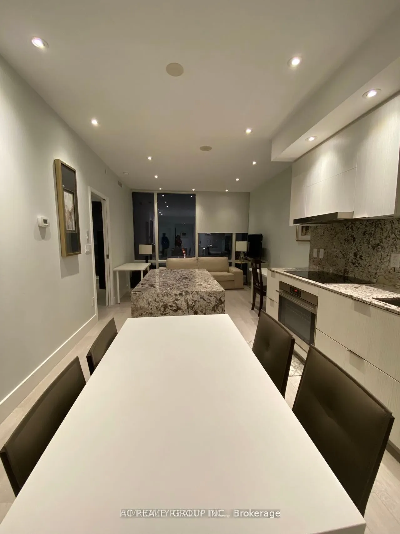 1 Bloor Street E #4009