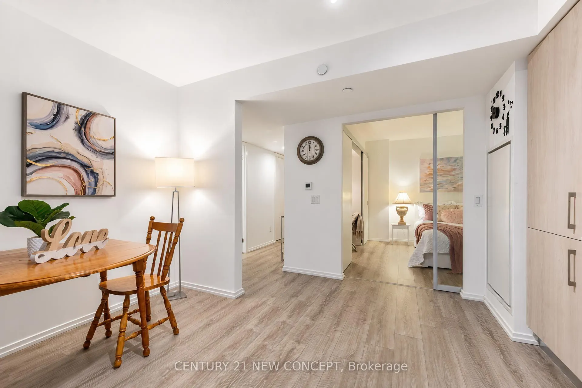 5 Soudan Avenue #712