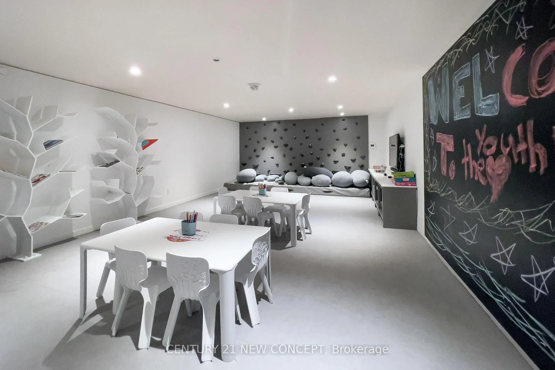 5 Soudan Avenue #712