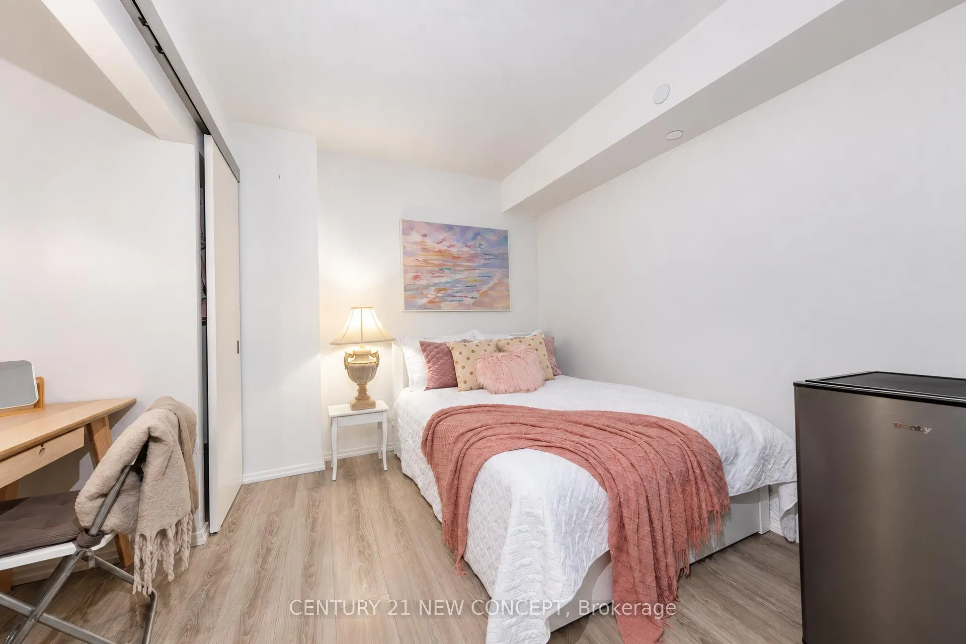5 Soudan Avenue #712