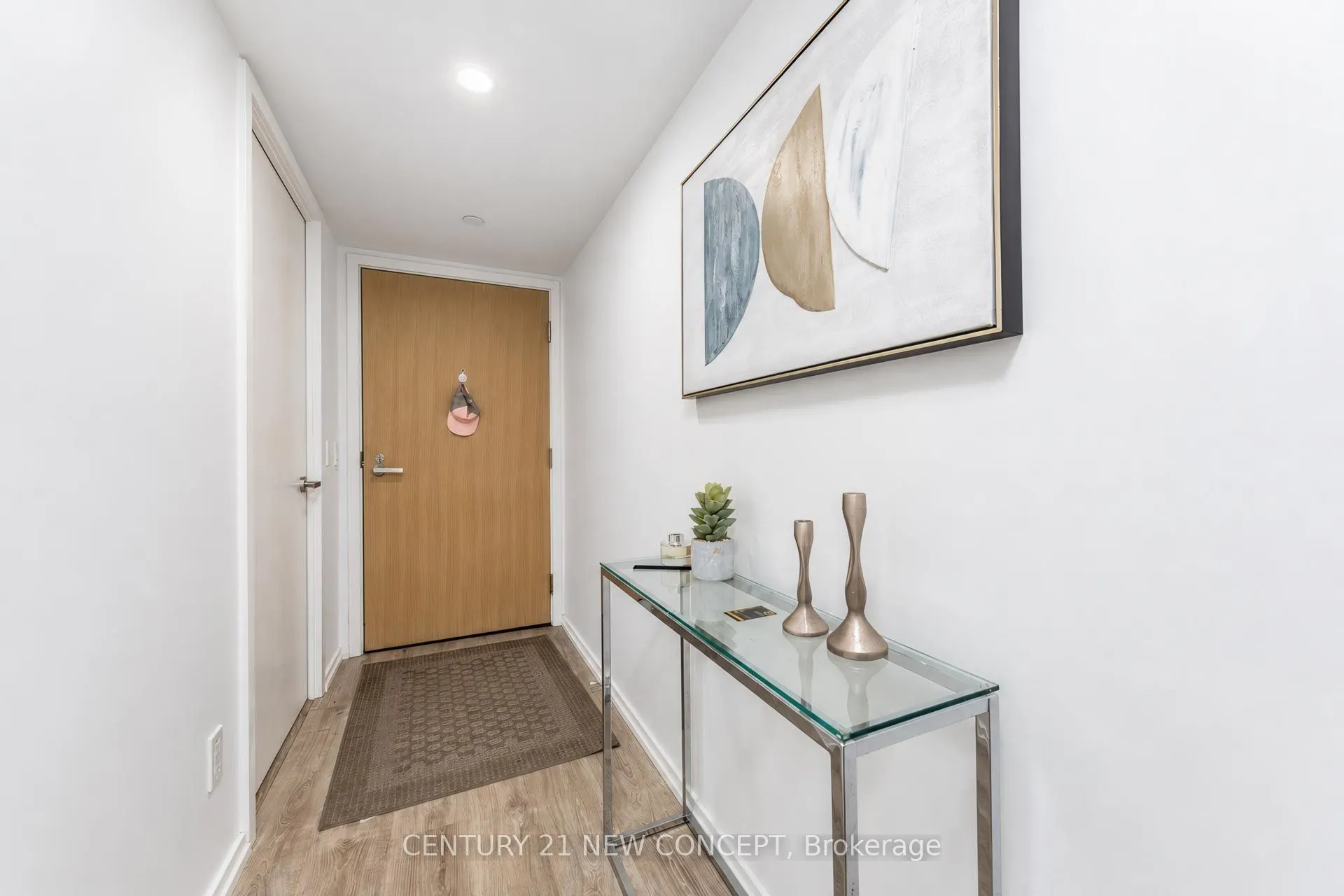 5 Soudan Avenue #712
