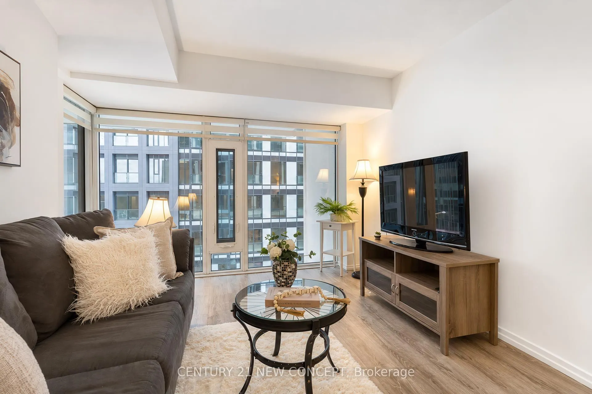 5 Soudan Avenue #712