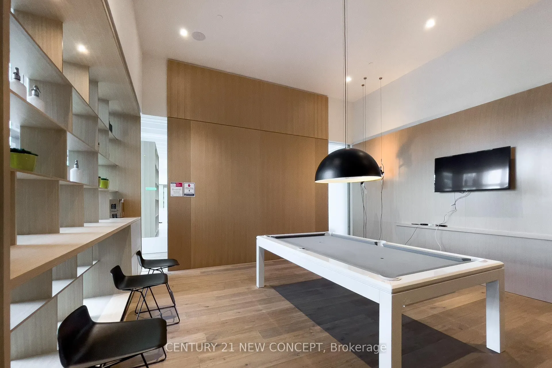 5 Soudan Avenue #712