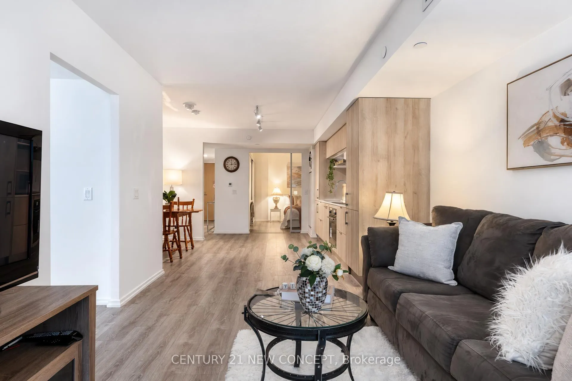 5 Soudan Avenue #712