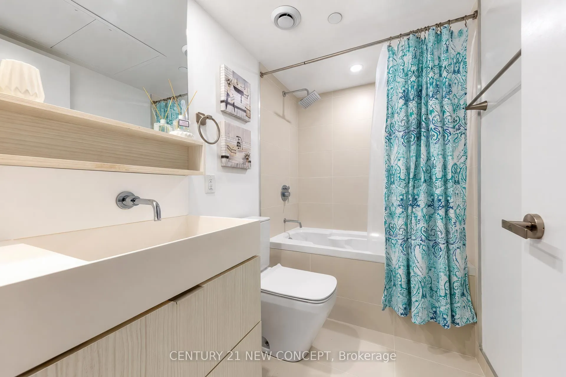 5 Soudan Avenue #712