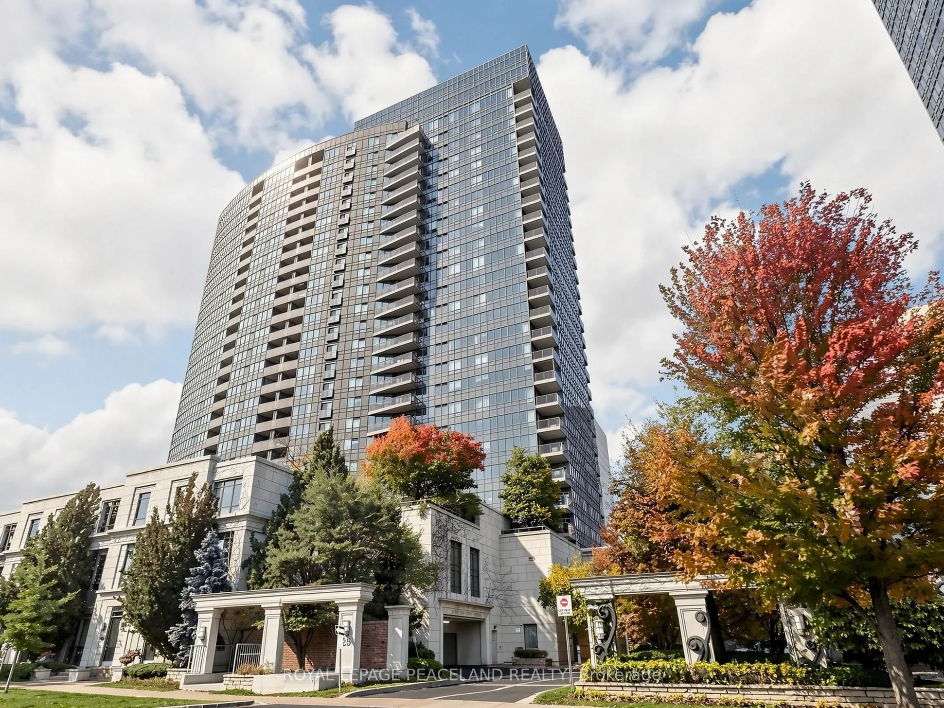 25 Greenview Avenue #2326