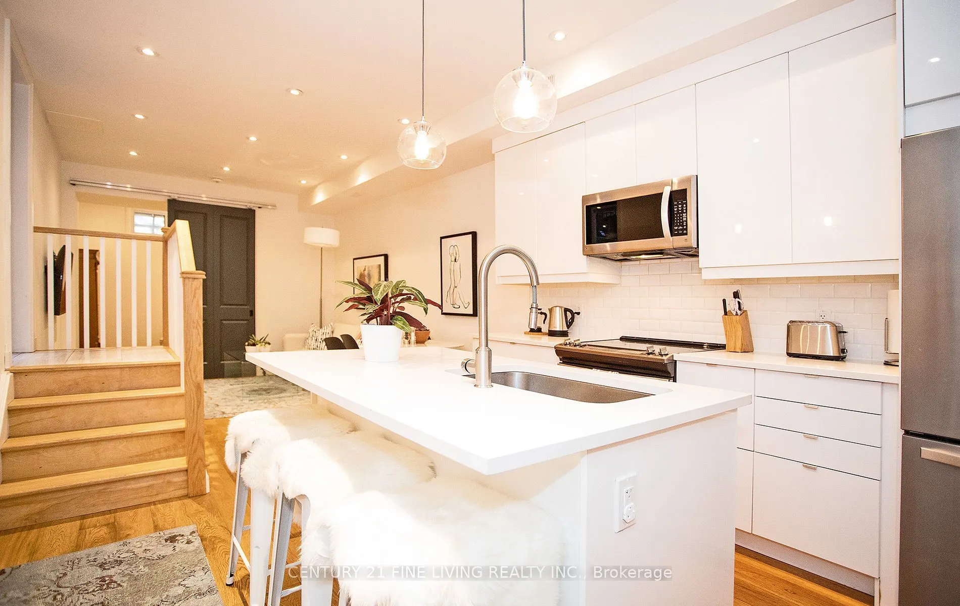 64 Lakeview Avenue #lower
