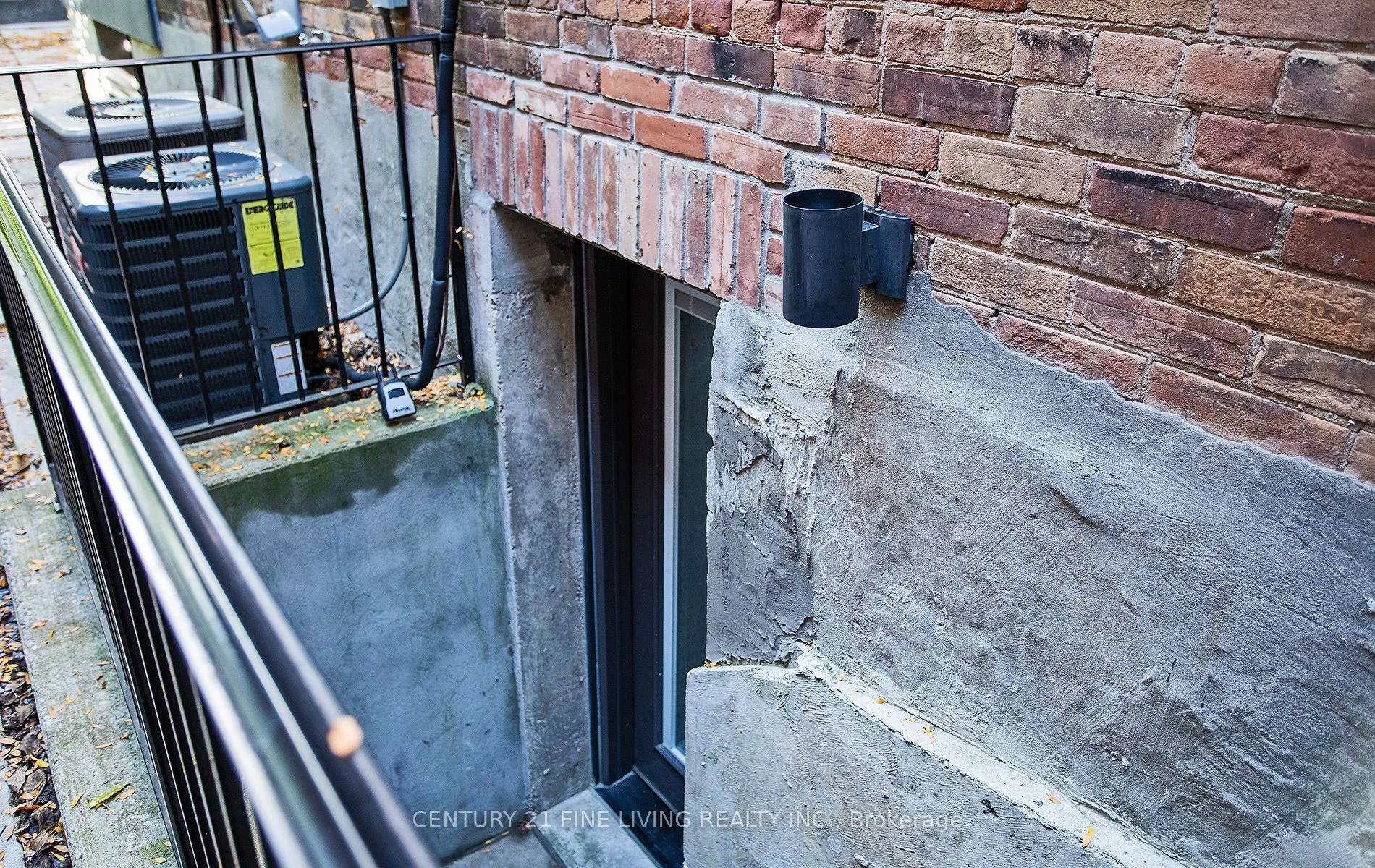 64 Lakeview Avenue #lower