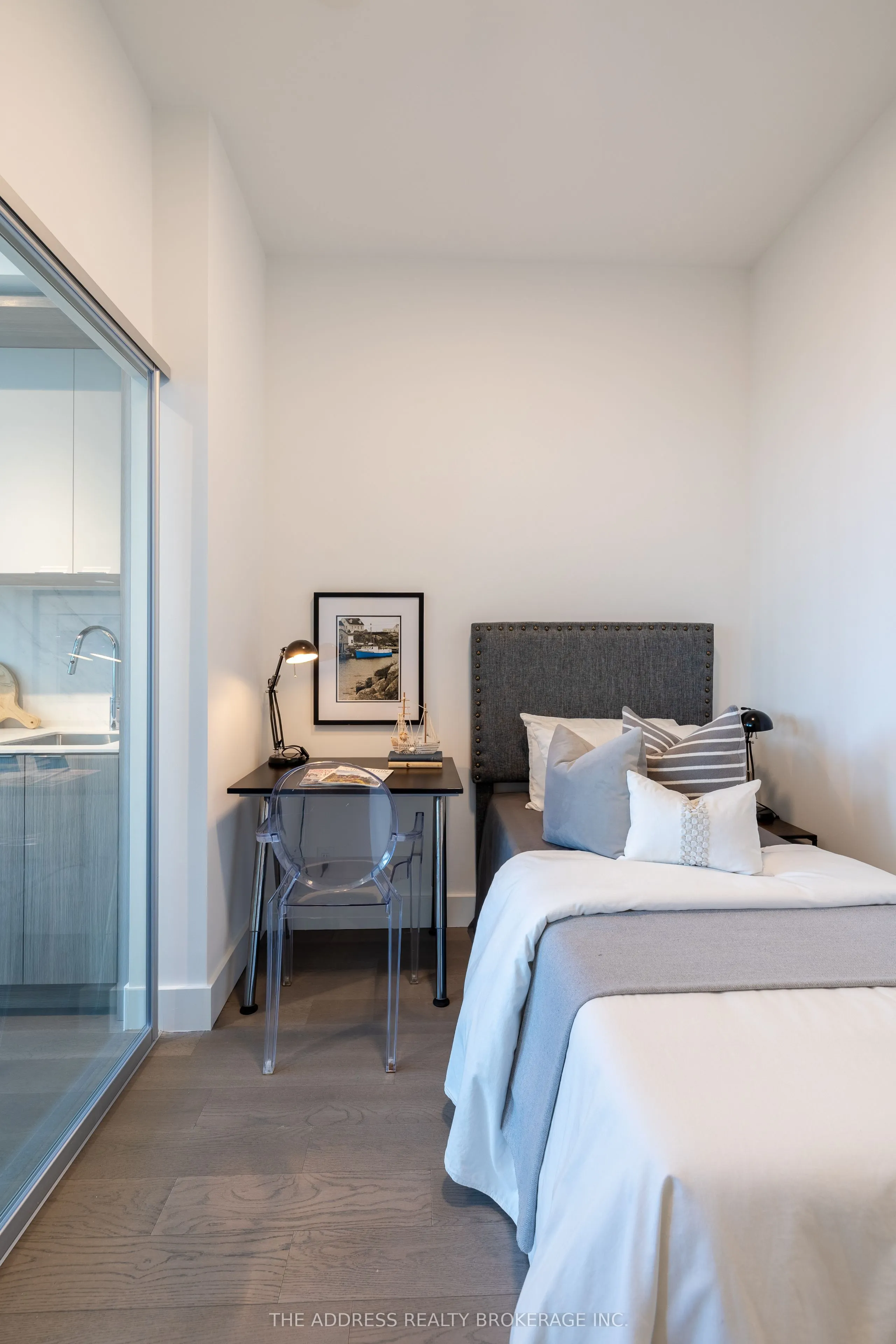 6 Greenbriar Road #1104