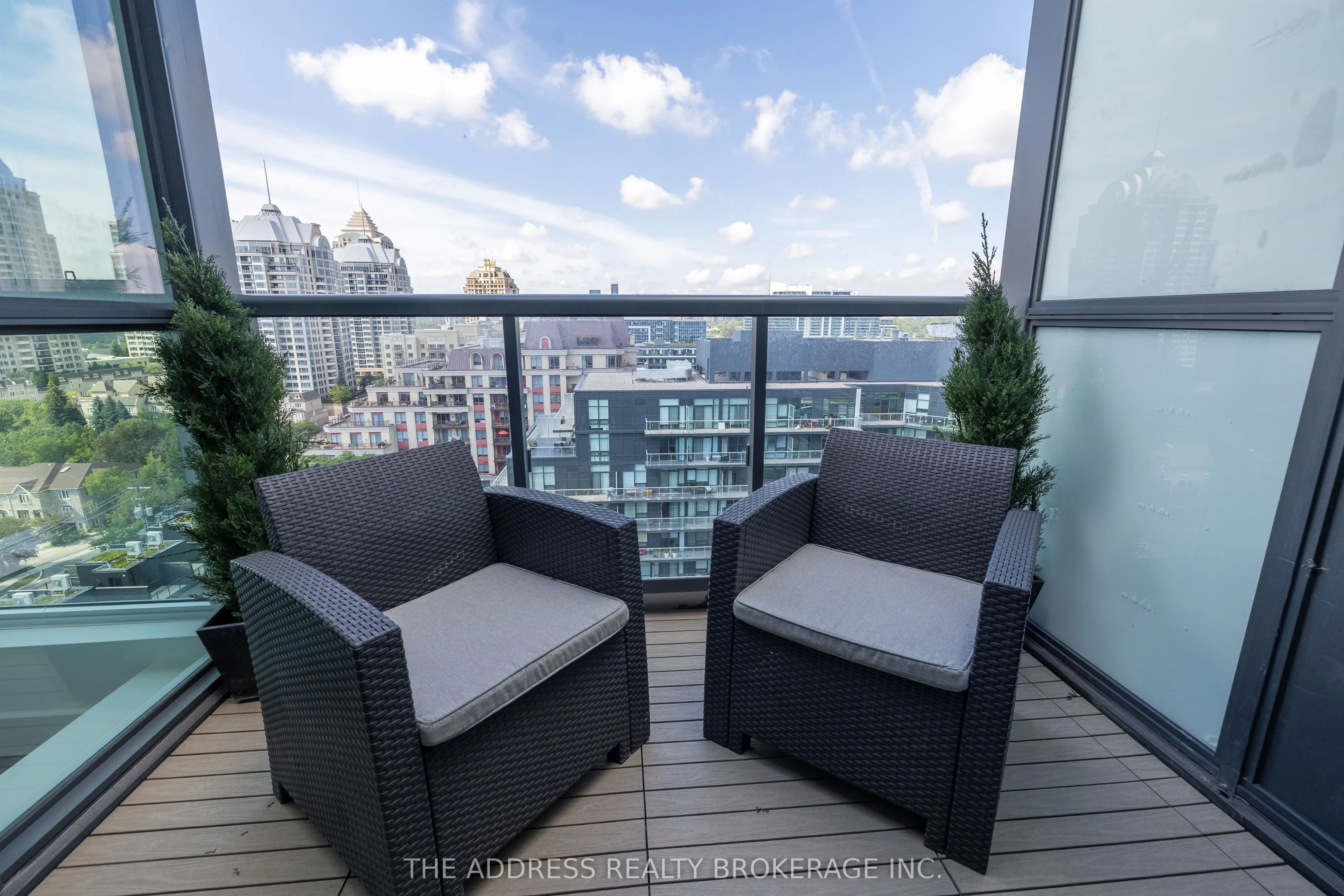 6 Greenbriar Road #1104