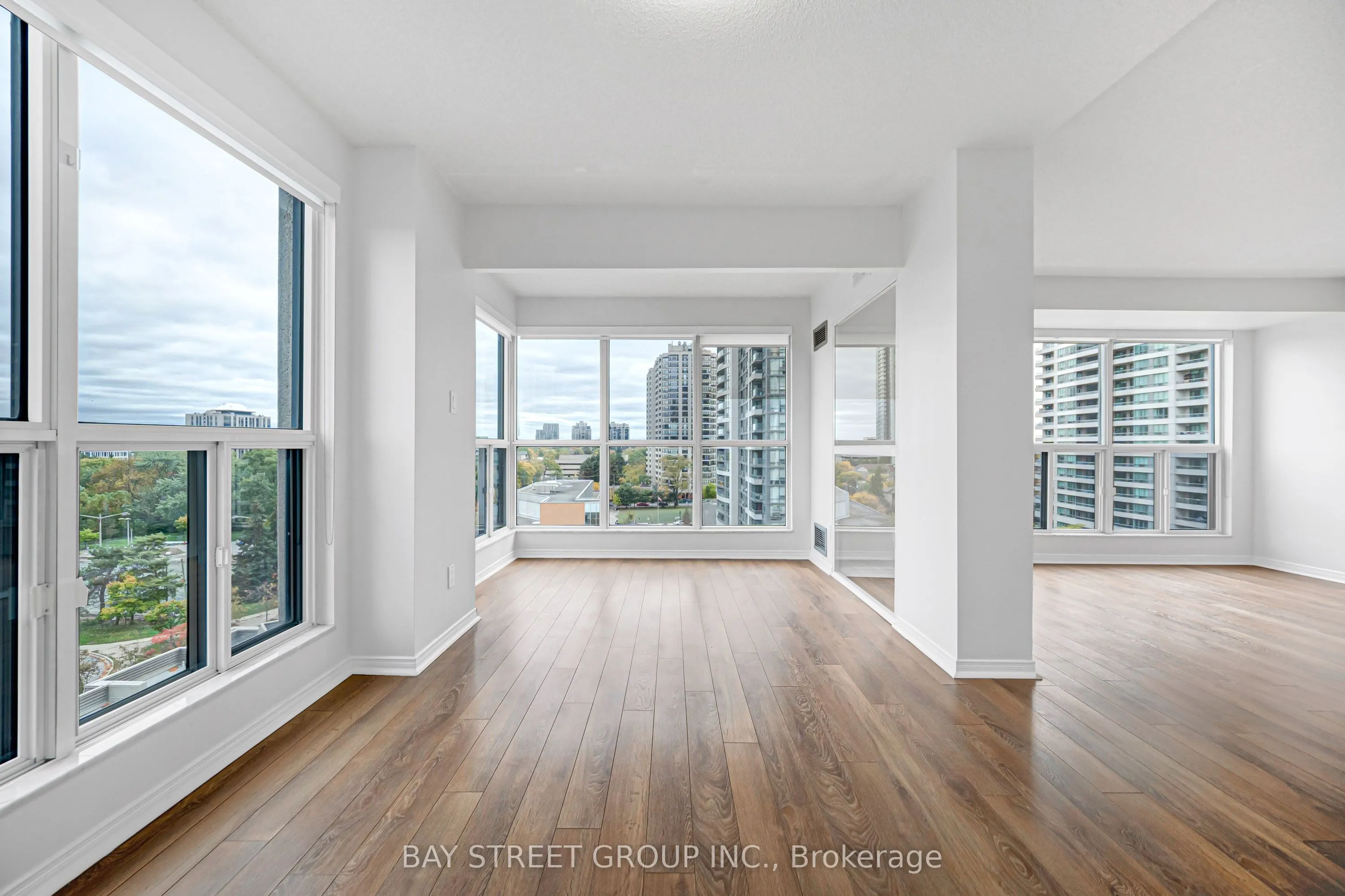 28 Hollywood Avenue #906