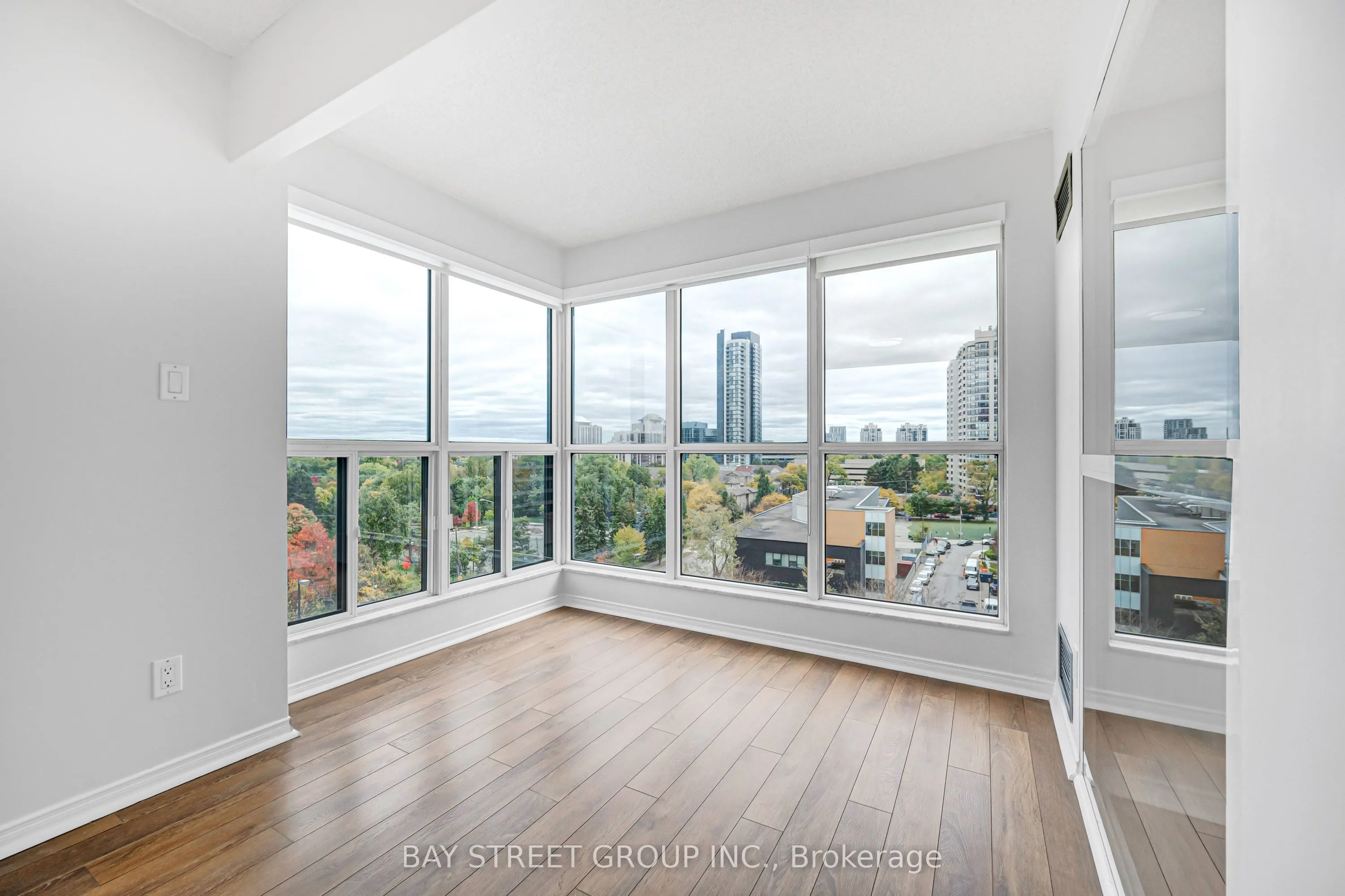 28 Hollywood Avenue #906