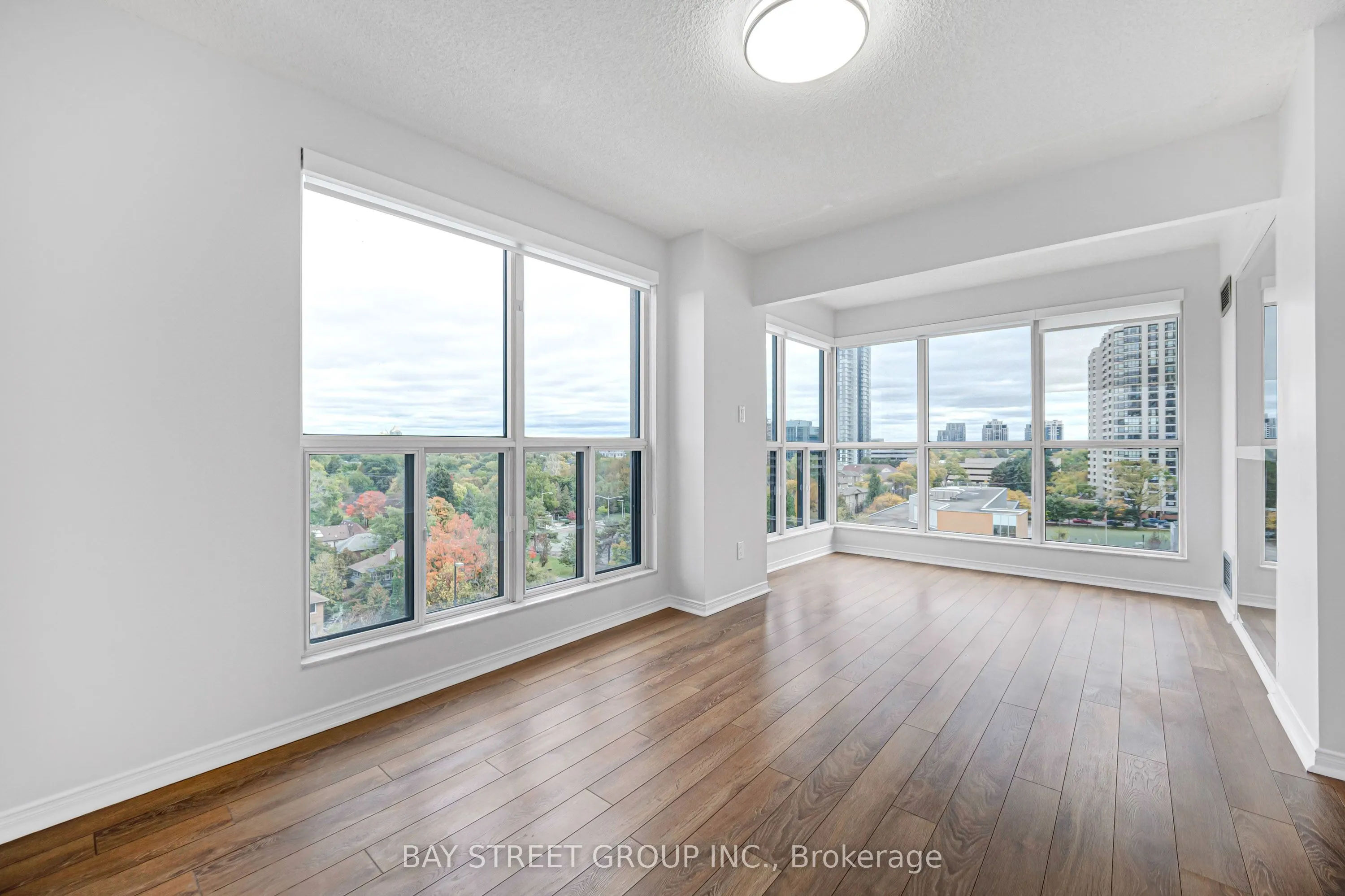 28 Hollywood Avenue #906