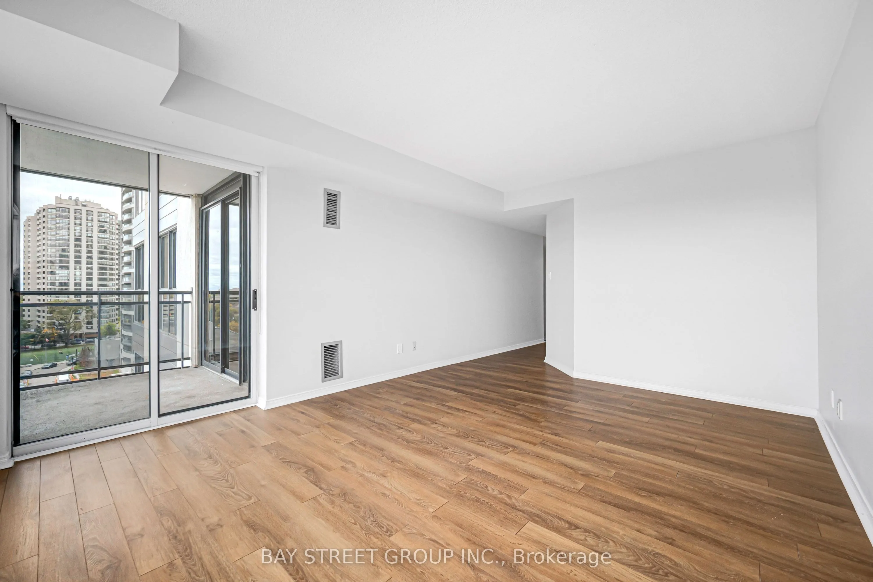 28 Hollywood Avenue #906