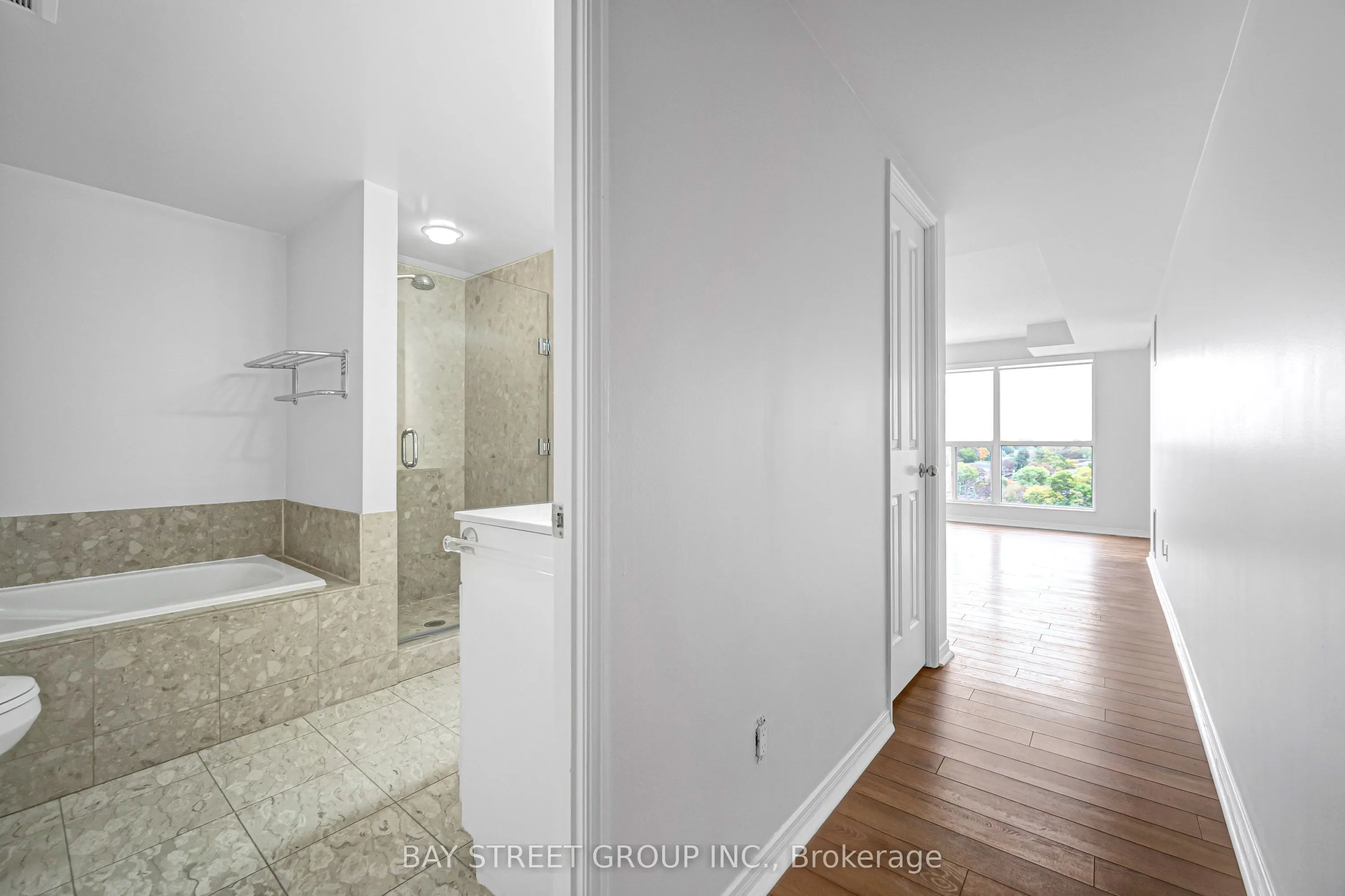 28 Hollywood Avenue #906