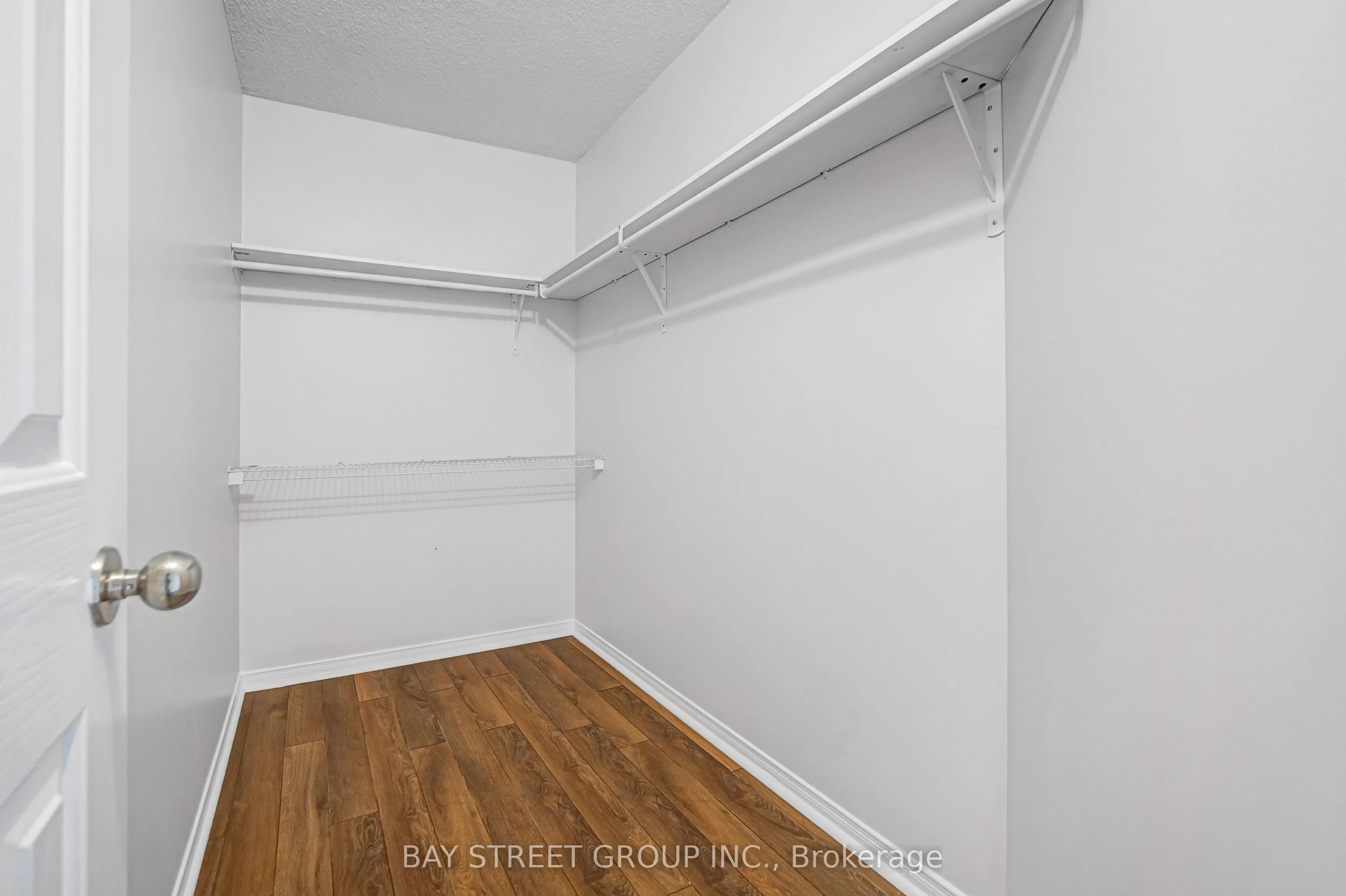 28 Hollywood Avenue #906