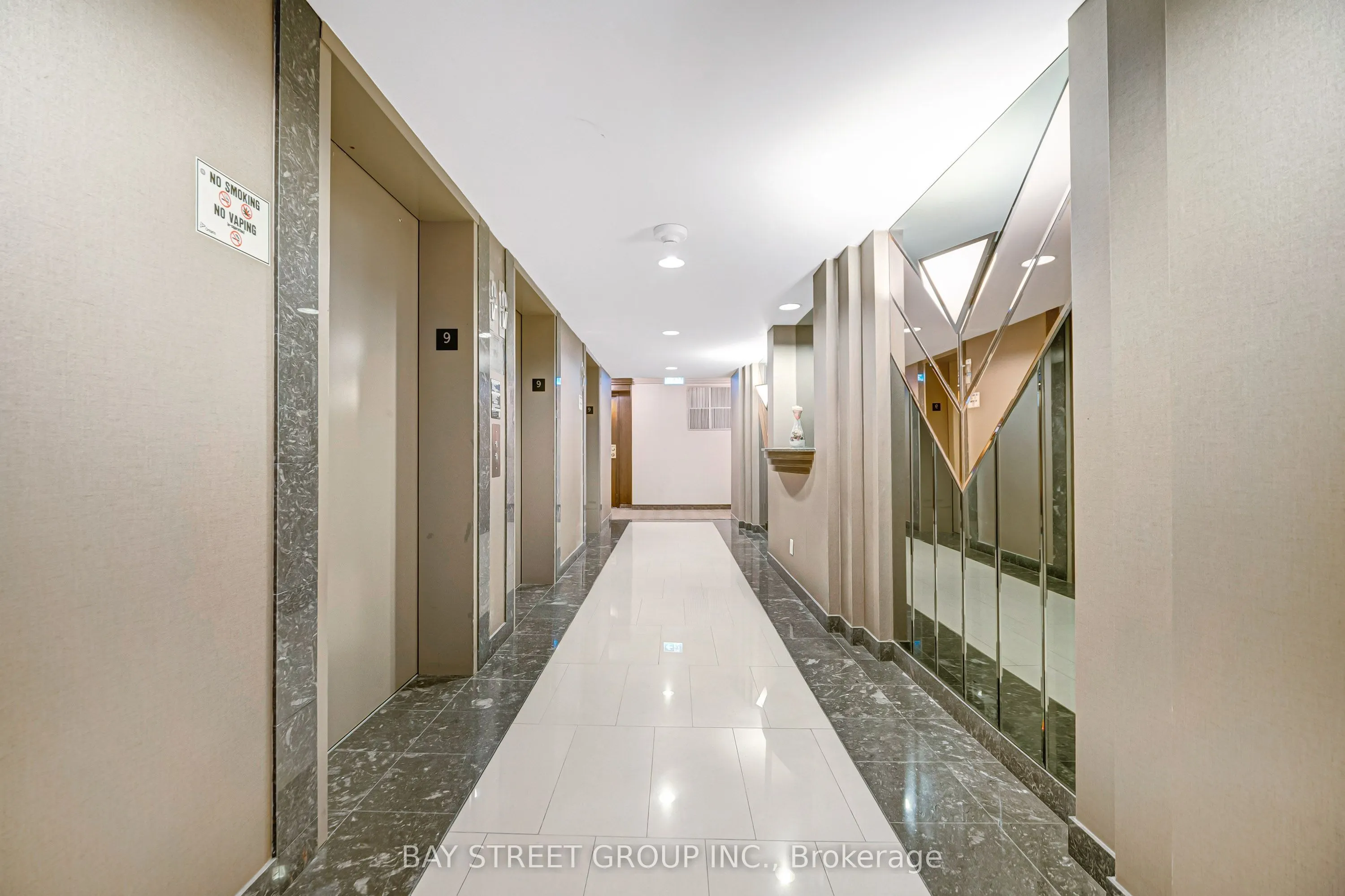 28 Hollywood Avenue #906