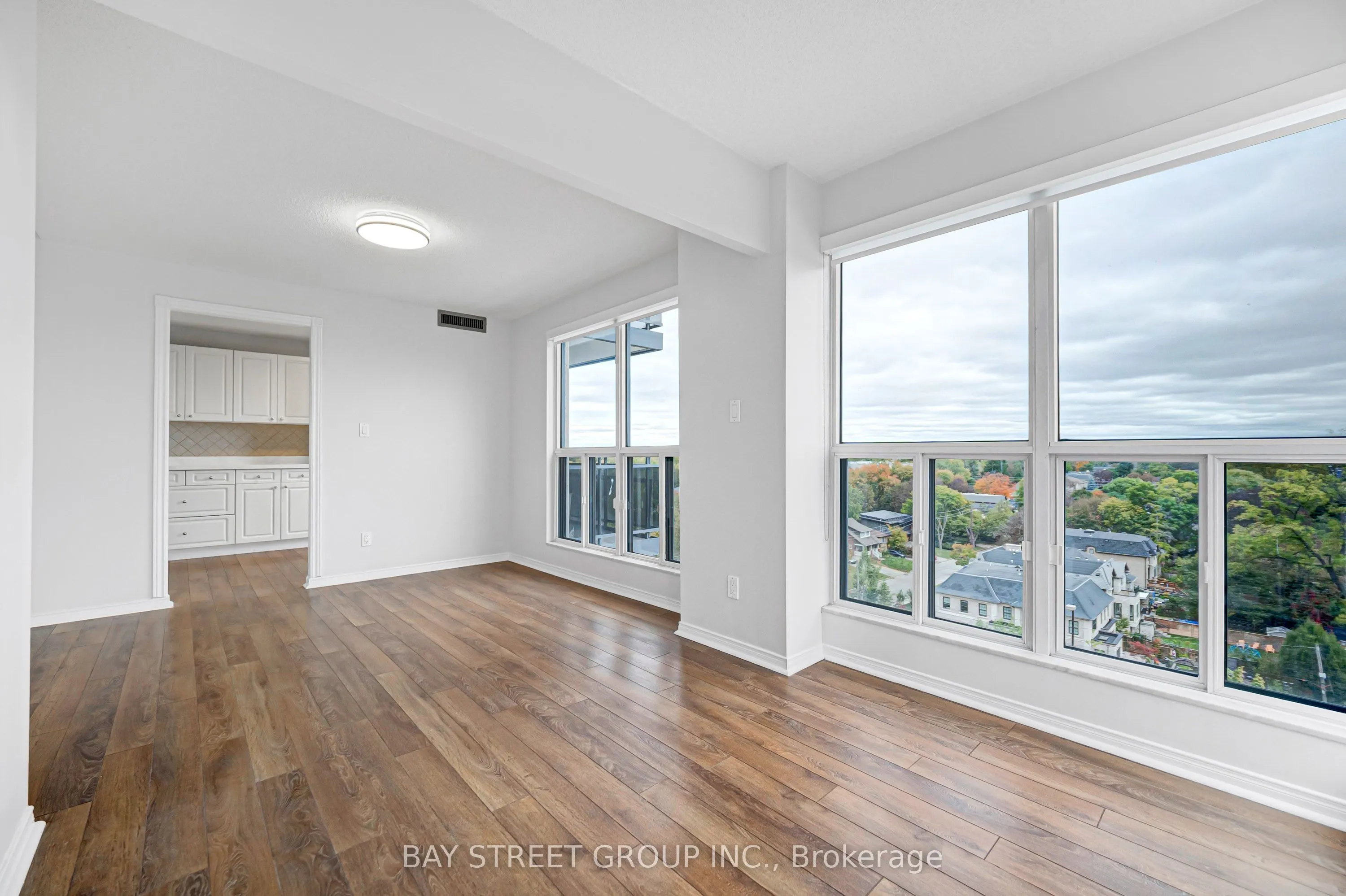 28 Hollywood Avenue #906