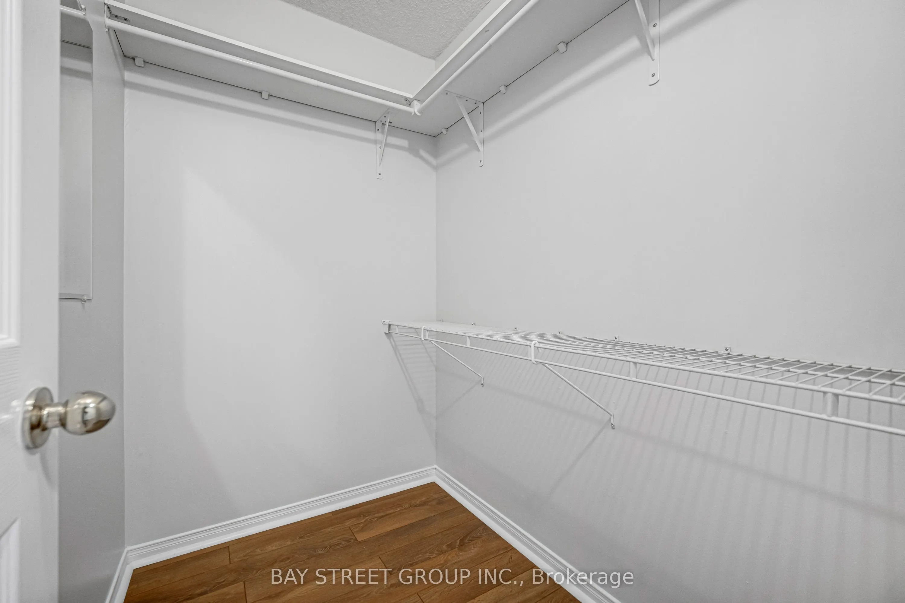 28 Hollywood Avenue #906
