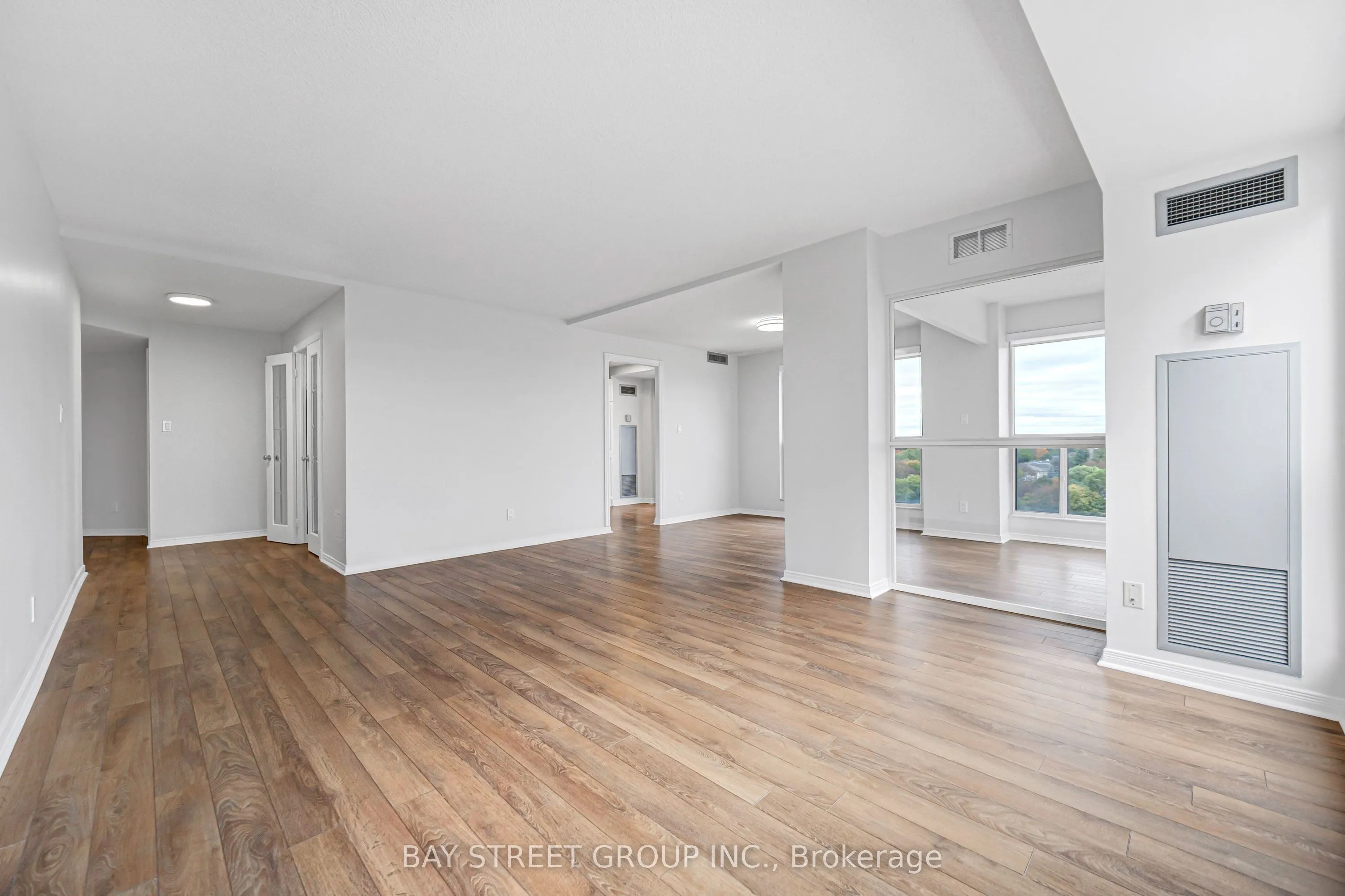 28 Hollywood Avenue #906
