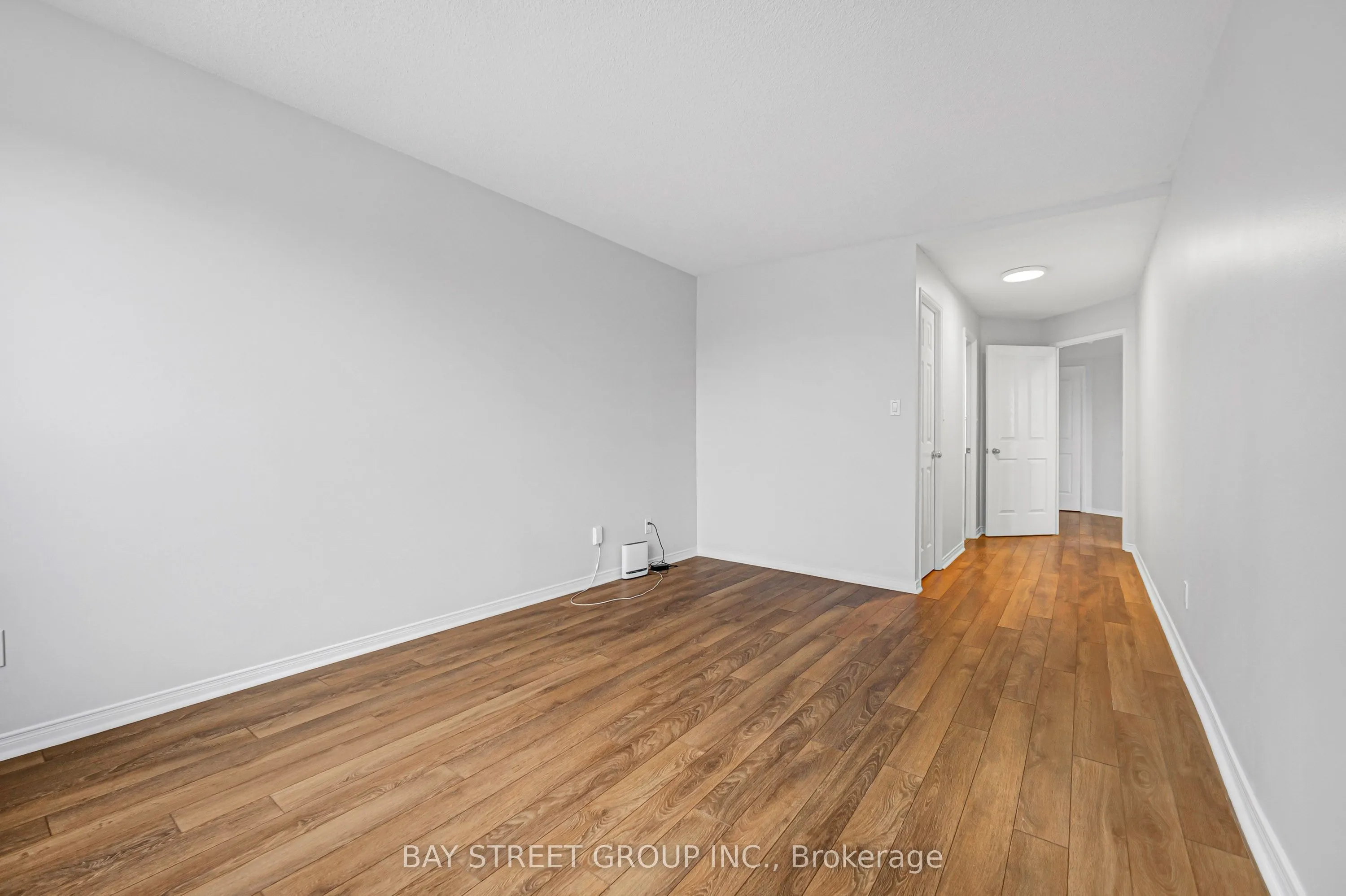 28 Hollywood Avenue #906