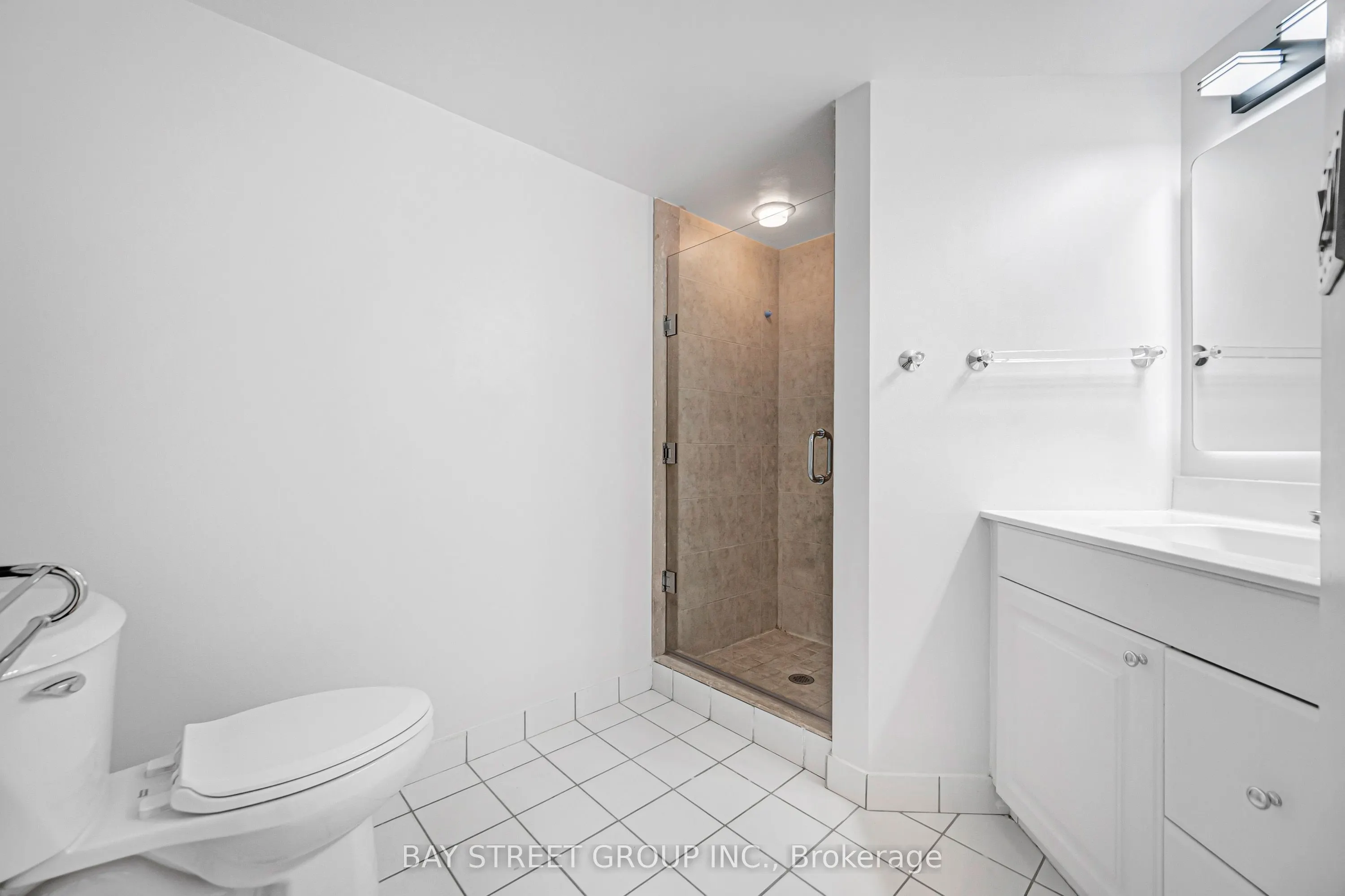 28 Hollywood Avenue #906