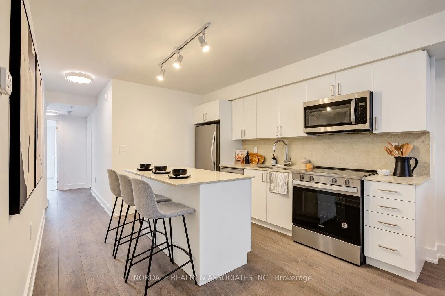 1660 Victoria Park Avenue #C103