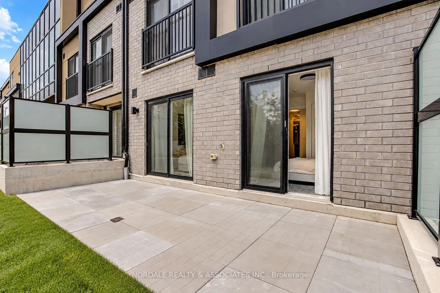 1660 Victoria Park Avenue #C103