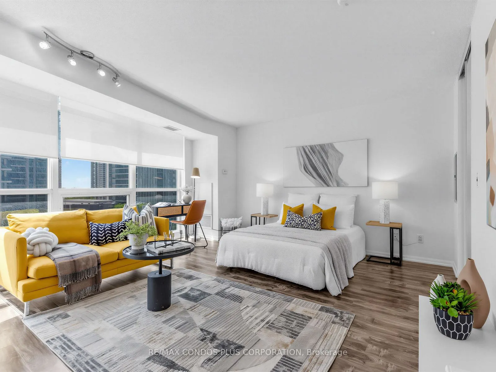 18 Yonge Street #1012