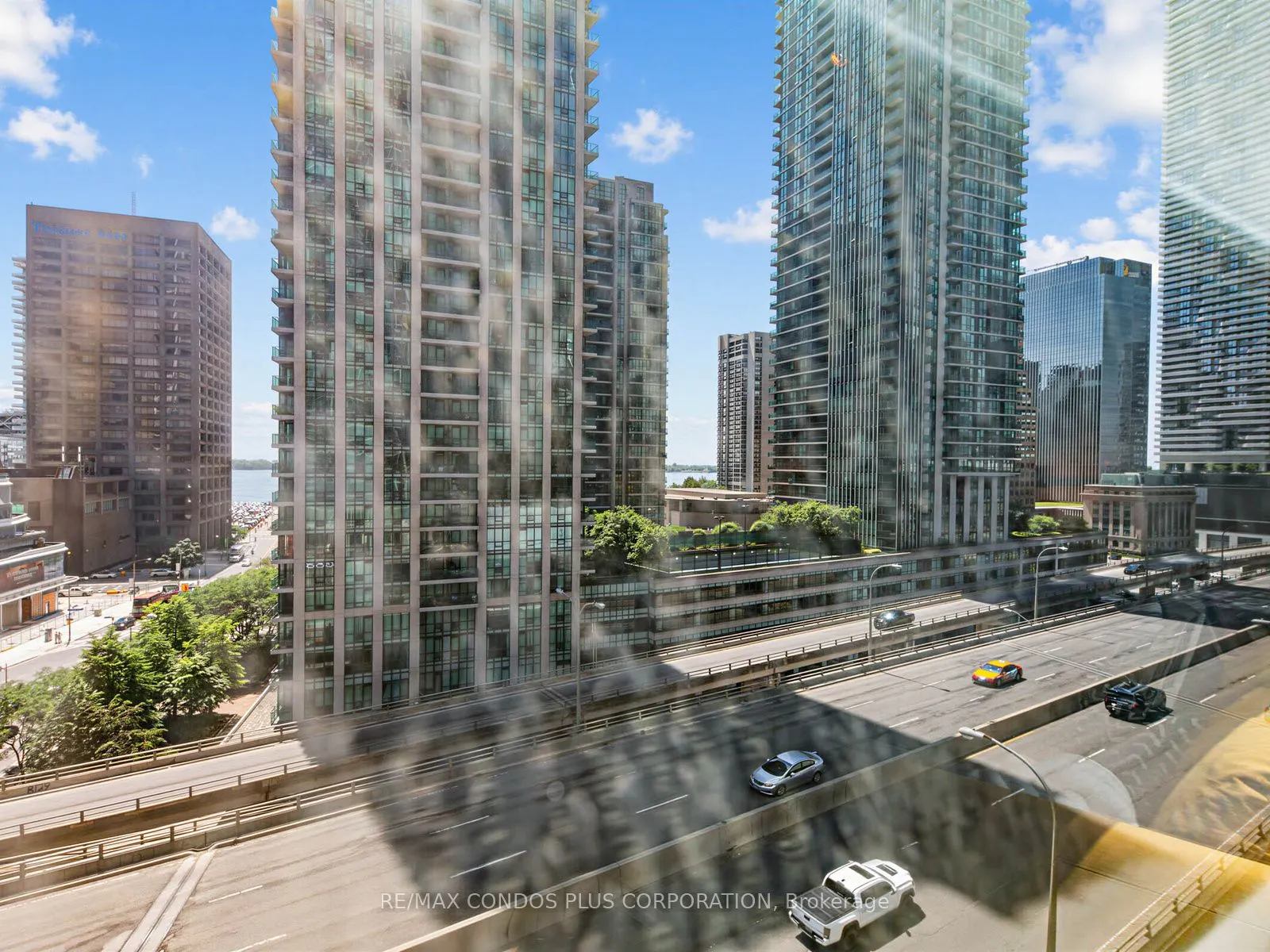 18 Yonge Street #1012