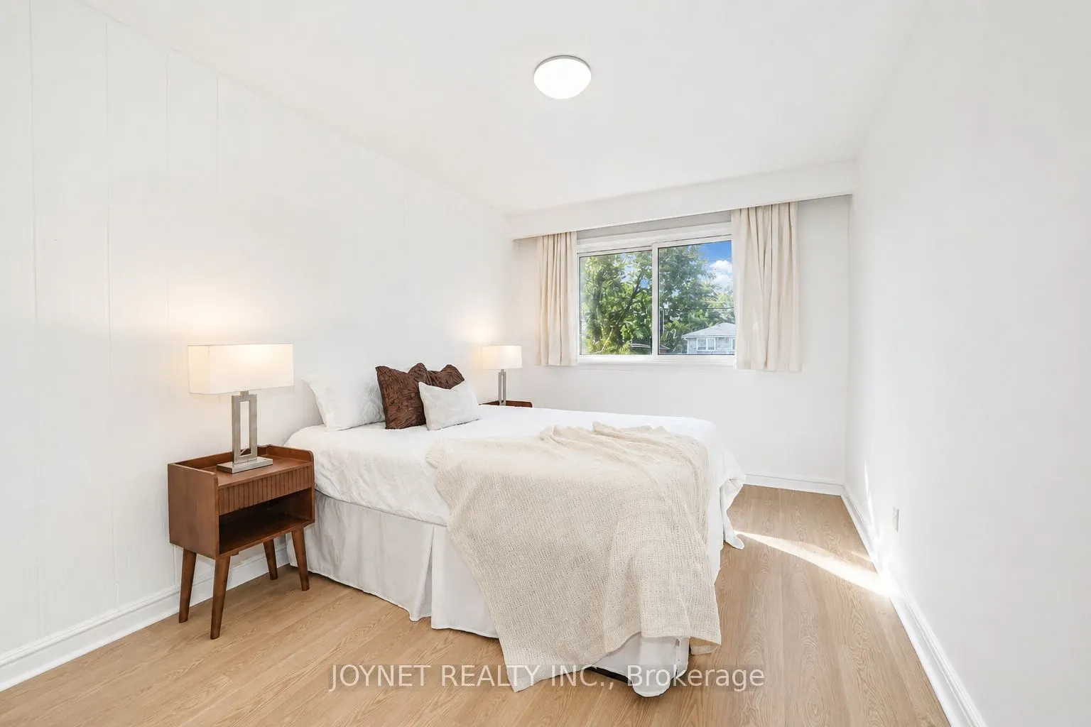42 Brucedale Crescent