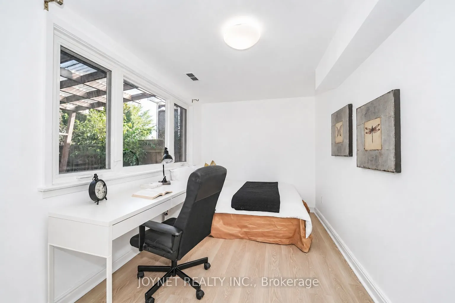 42 Brucedale Crescent