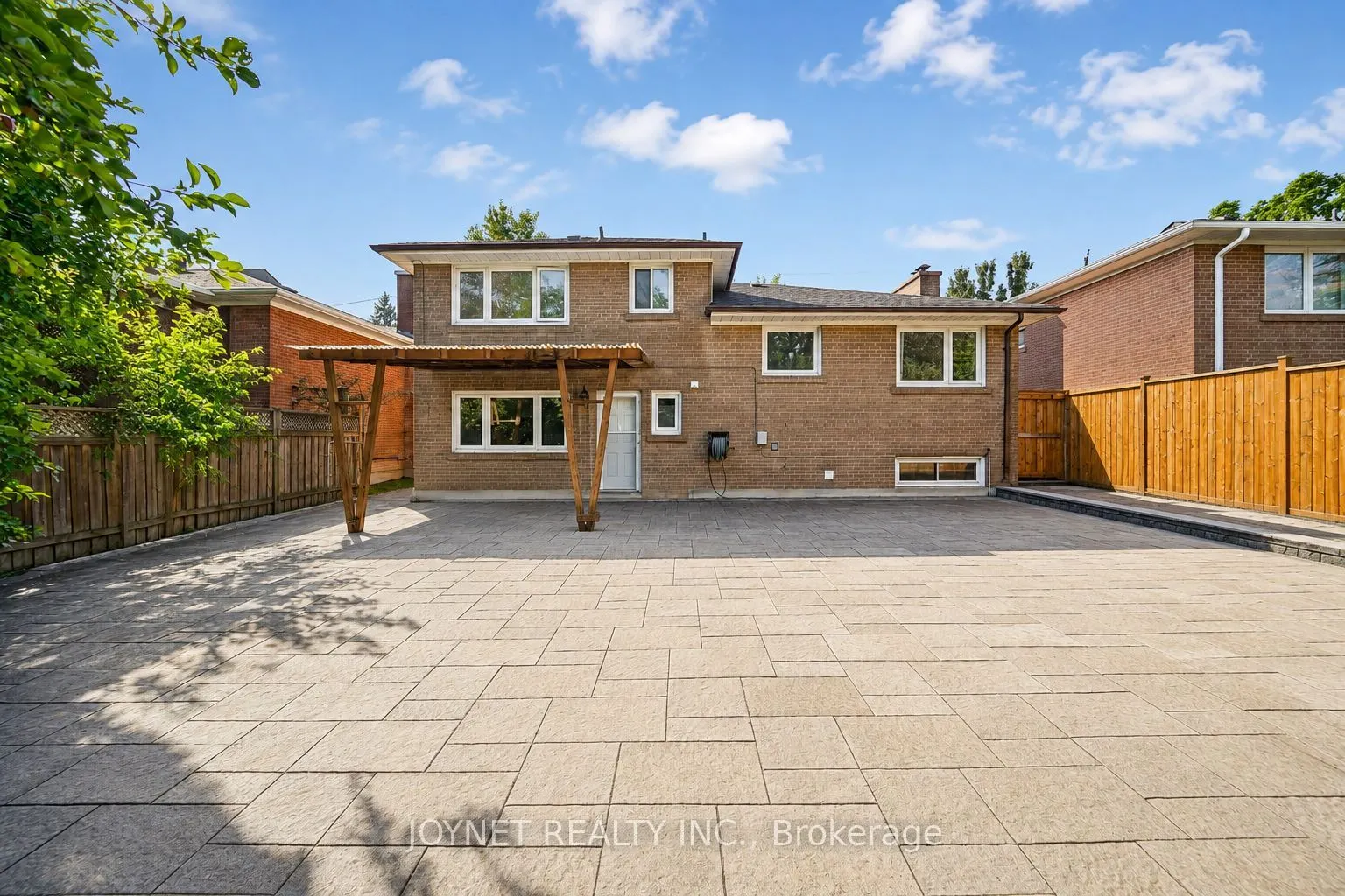 42 Brucedale Crescent