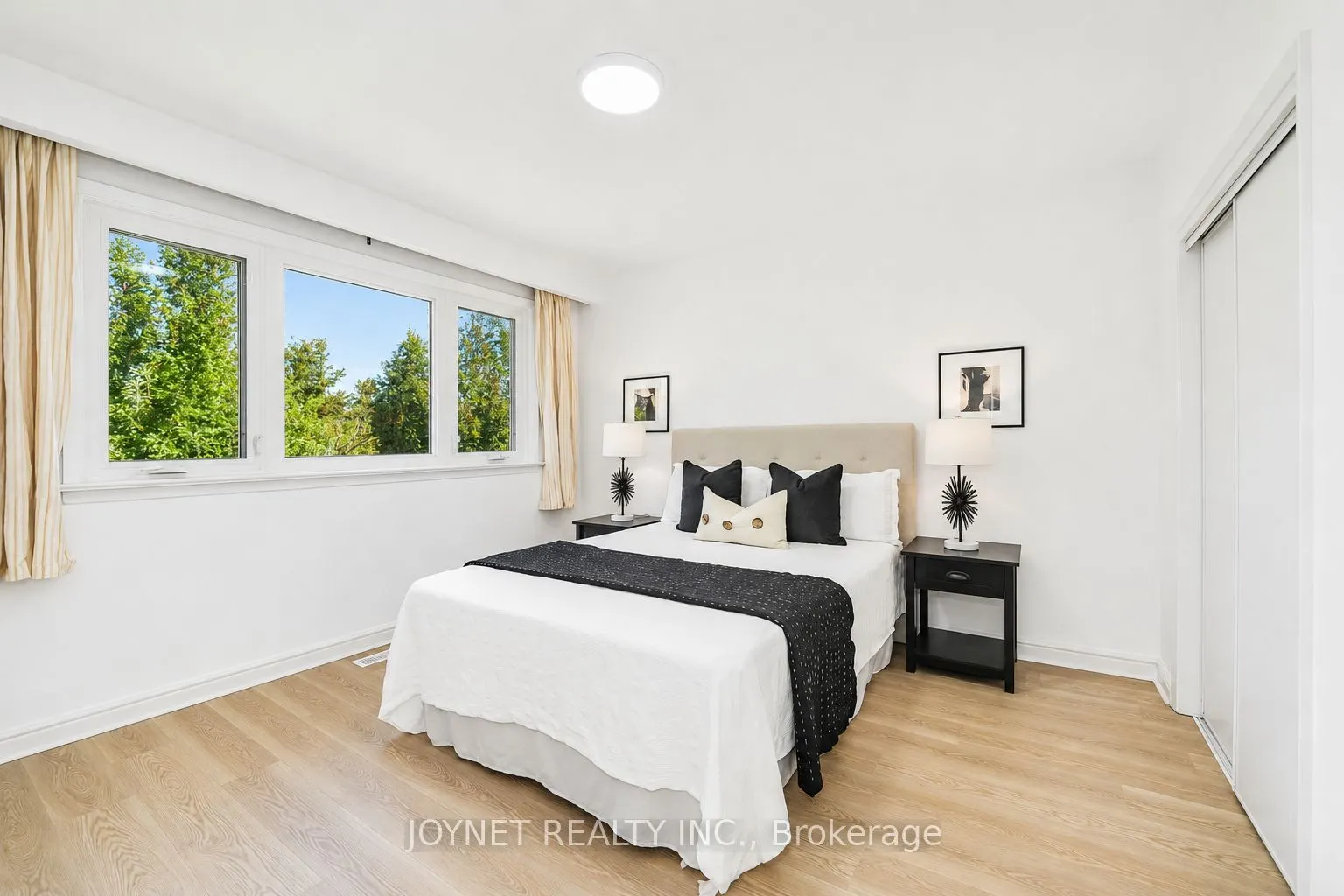 42 Brucedale Crescent