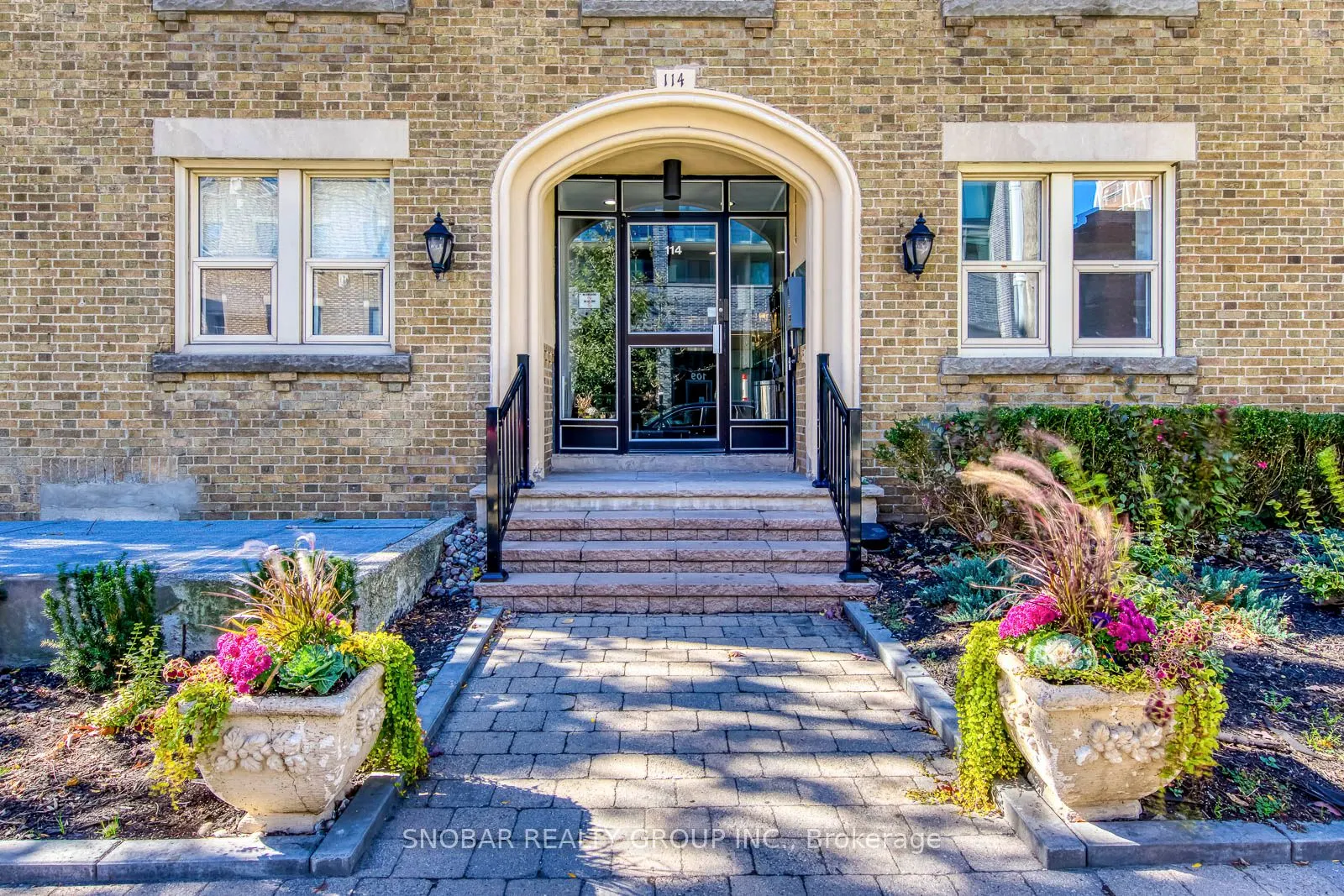 114 Vaughan Road #105